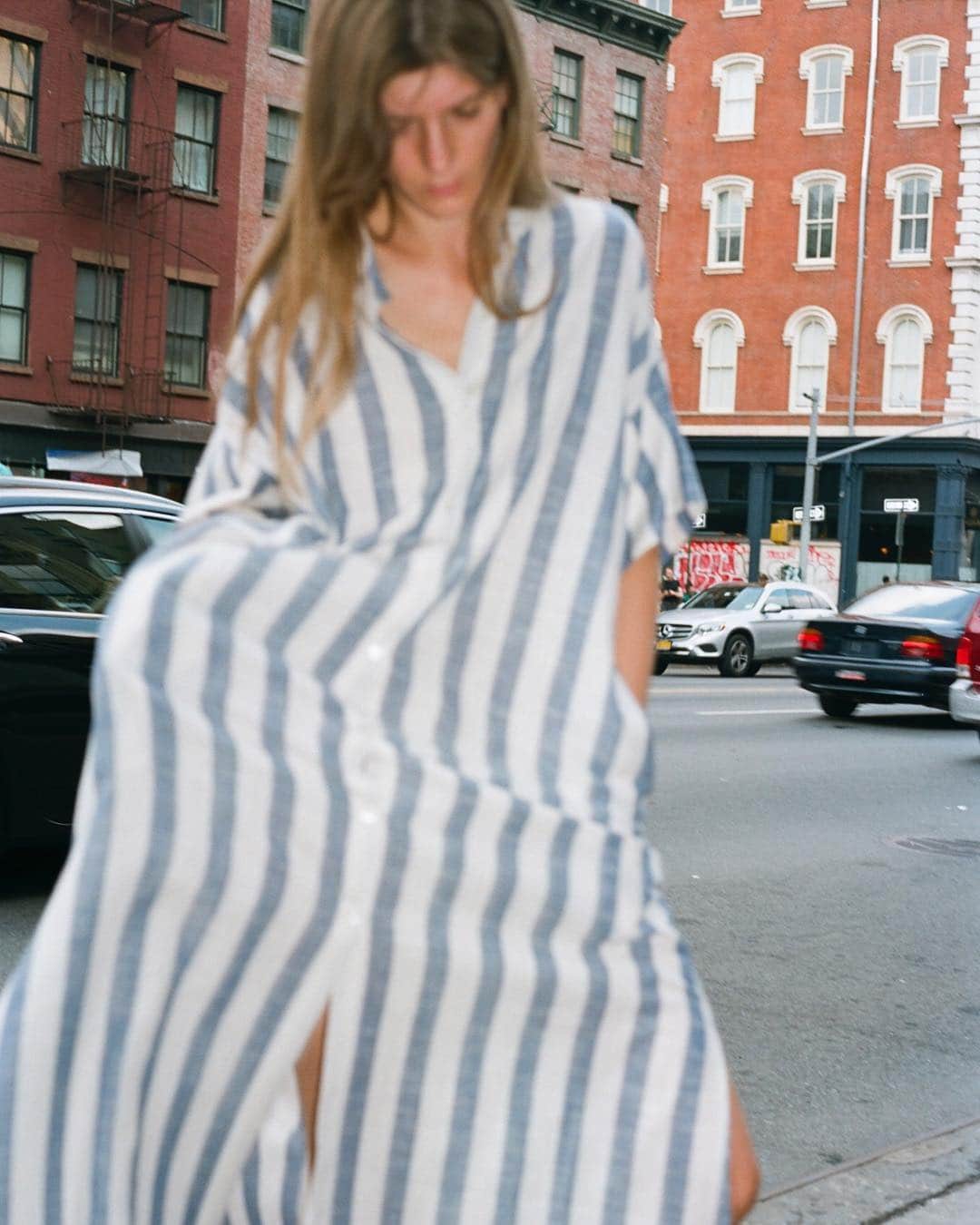 シー ニューヨークさんのインスタグラム写真 - (シー ニューヨークInstagram)「Blurred lines in our Cici shirt dress #SeaSS19 #springstripes」4月12日 20時52分 - seanewyork