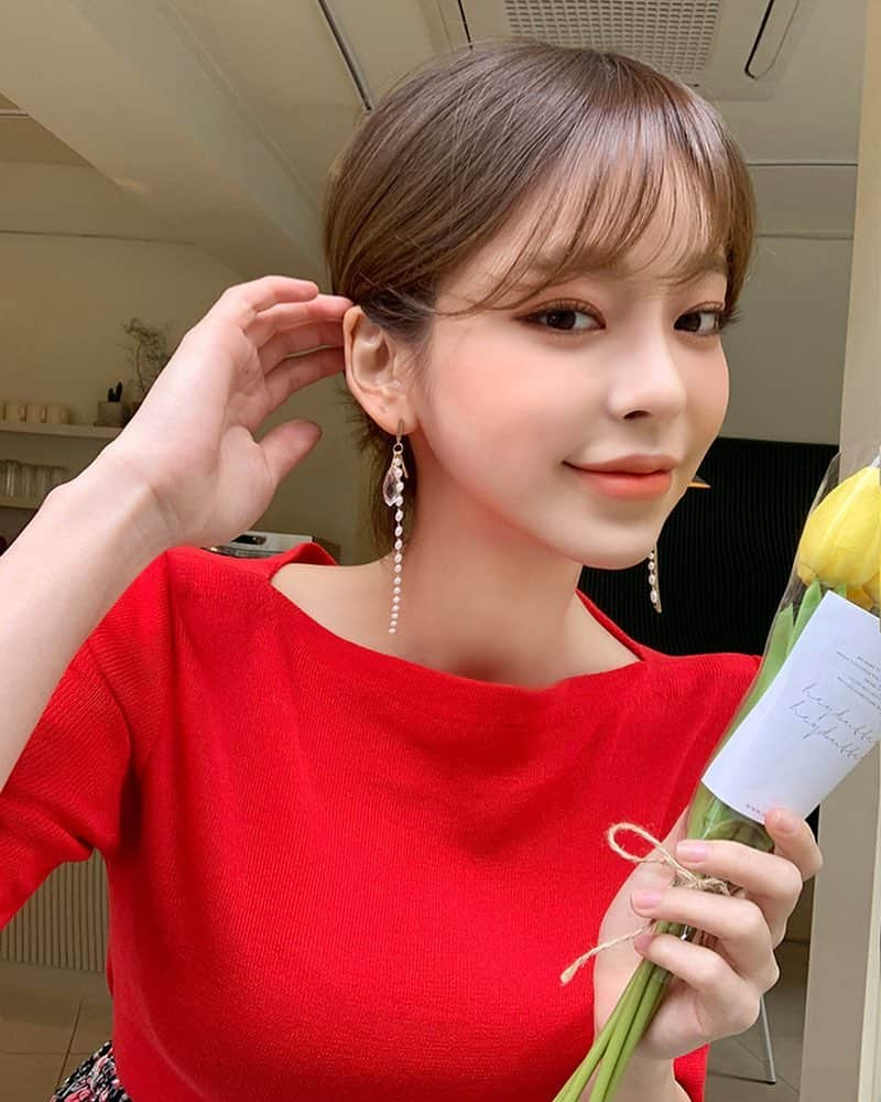 Chuuさんのインスタグラム写真 - (ChuuInstagram)「쥬얼리 하나로 예뻐지기~❤️#chuuseoul」4月12日 21時21分 - chuu_official