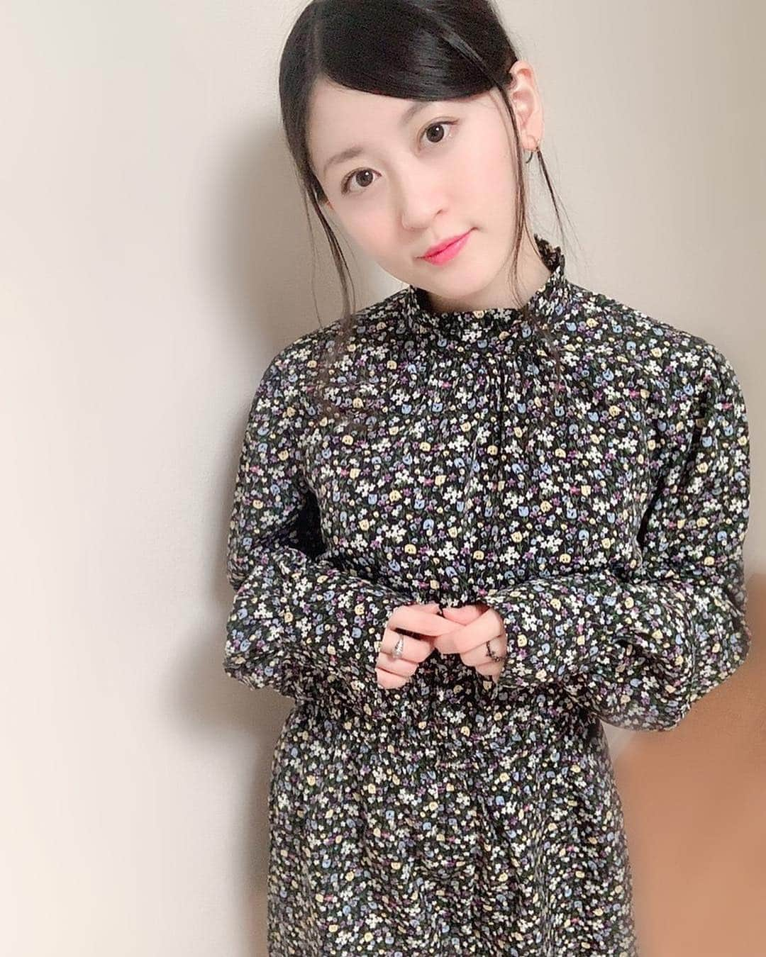 上西恵さんのインスタグラム写真 - (上西恵Instagram)「まえのんさんブランドのお洋服可愛い😍 ⠀ 2つ目、tiktok (音量注意) あさぎーにょさんの時計体操コピーしました⏰💓 ⠀ 大画面バージョンはtiktok でみてね☺️ ⠀ インスタ ブログ ツイッター tiktok  1日どれかを一つ更新できるように心掛けてます☺️ ⠀ インスタ更新ない日は 他のみてみてね☺️ ⠀ #nwith #花柄 #tiktok #時計体操」4月12日 21時22分 - jonishi_kei