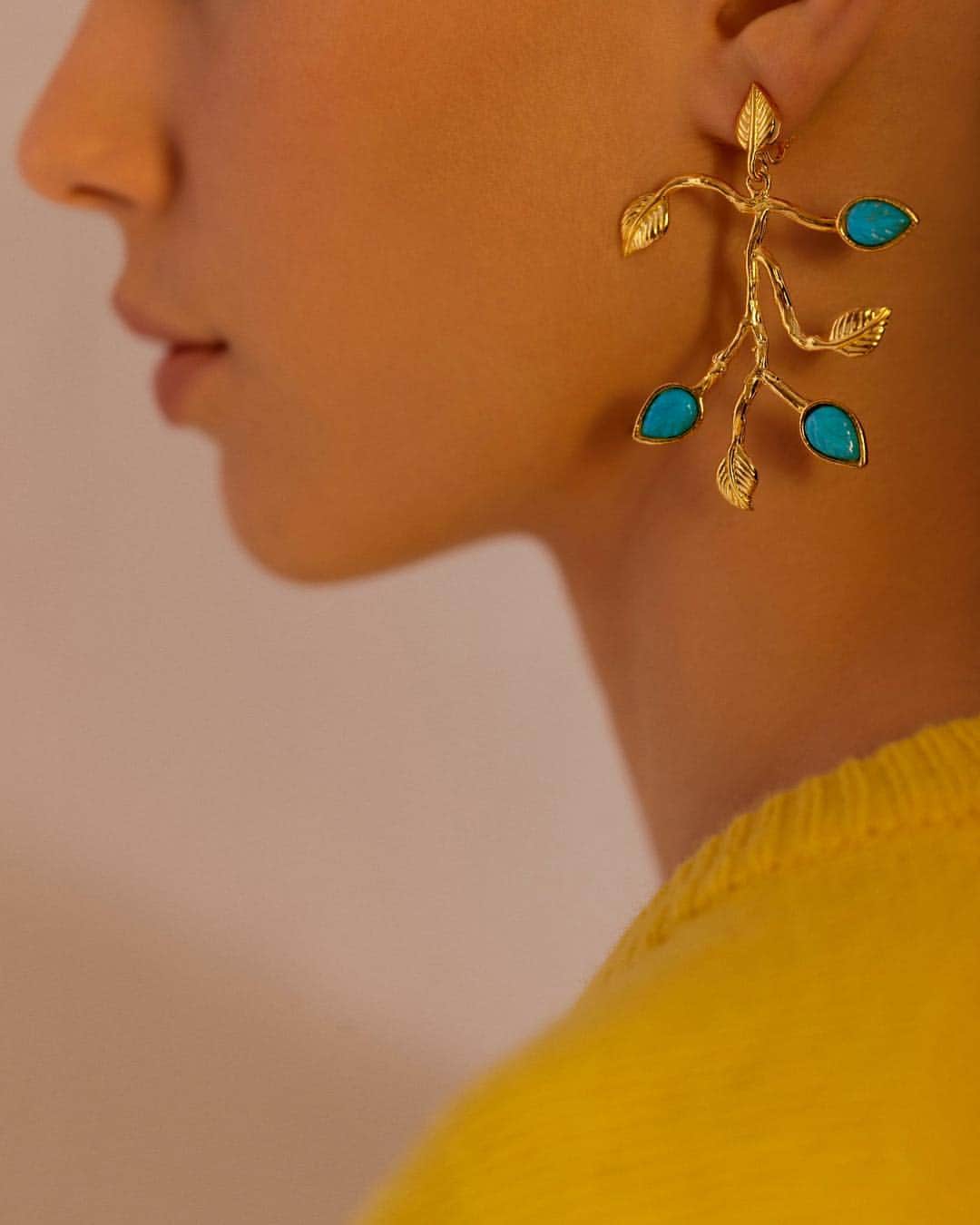 オーレリービダマンのインスタグラム：「« And I’m gonna be true blue... 🎶 » #trueblue #aureliebidermann #newcollection」