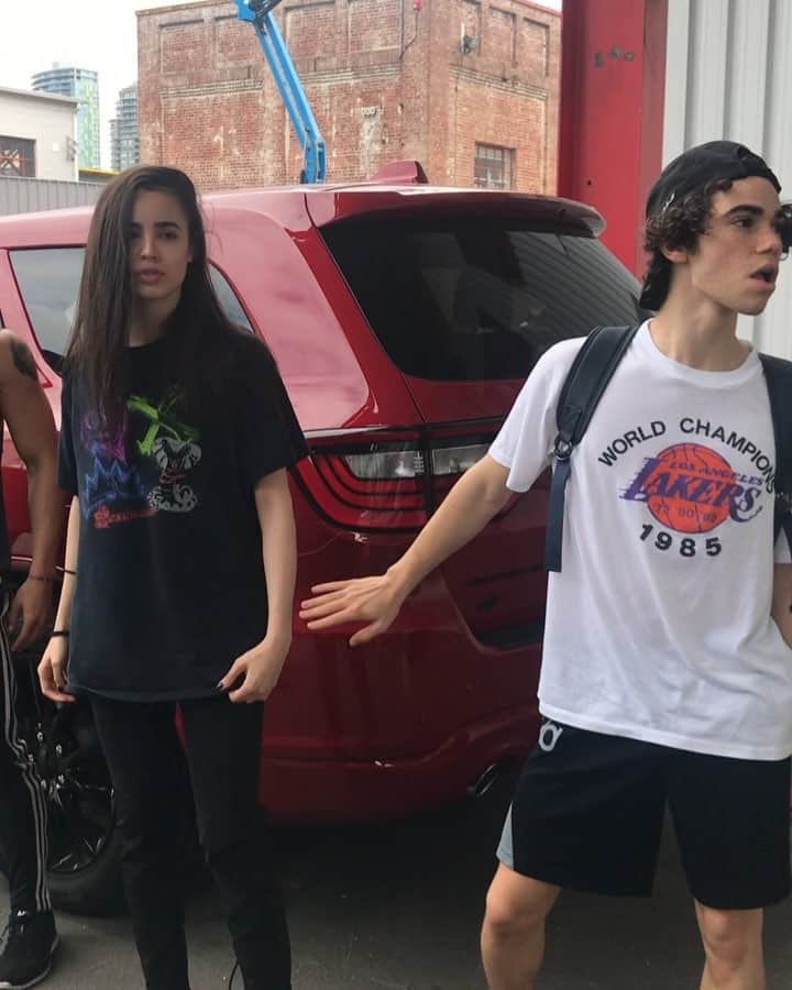 キャメロン・ボイスのインスタグラム：「🤣🤣🤣 happy belated Sof. I miss this lol. Love you. Also, don’t let Pau shave Joey ever again.」