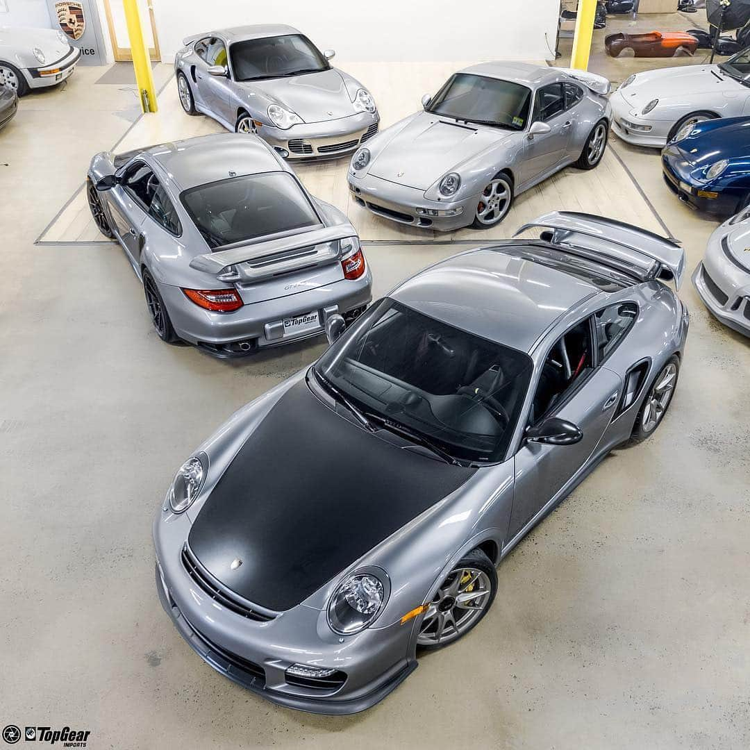 CARLiFESTYLEさんのインスタグラム写真 - (CARLiFESTYLEInstagram)「Pick two Porsche’s! Cars & Caffe May 5th 2019 don’t miss it! @topgearporschenj #carlifestyle」4月12日 12時36分 - carlifestyle