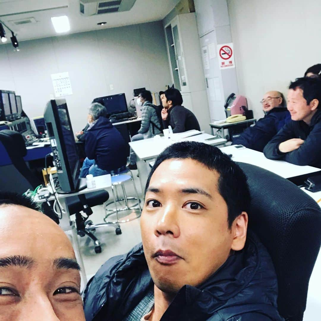 佐藤祐基さんのインスタグラム写真 - (佐藤祐基Instagram)「第5話、お昼休憩にスタッフさん達とサブから贅沢に視聴。 一歩一歩進んでますね^ ^  #やすらぎの刻道 #三平ひょっこりはん」4月12日 12時46分 - sa_too222