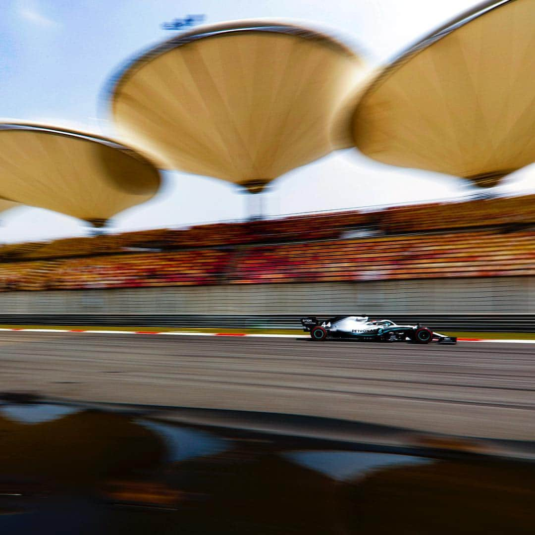 MERCEDES AMG PETRONASさんのインスタグラム写真 - (MERCEDES AMG PETRONASInstagram)「😍 W10 looking right at home under that Shanghai sun! ☀️ #ChineseGP #Race1000 • • • #MercedesAMGF1 #MercedesF1 #W10 #China #PETRONASmotorsports」4月12日 13時07分 - mercedesamgf1