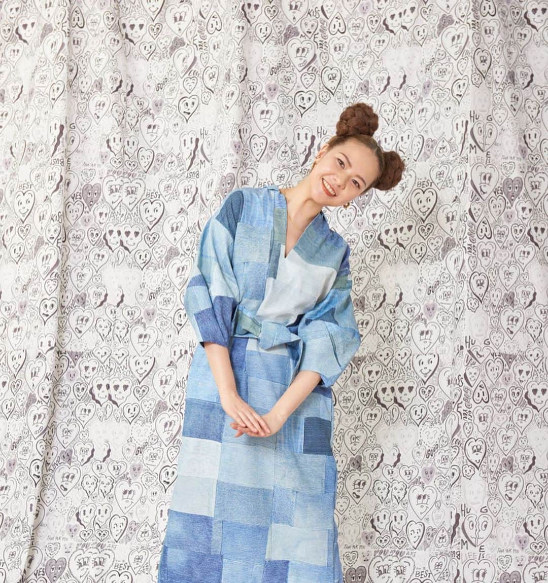 のインスタグラム：「@tolq_brand for Chocomoo come out now!✌️🏮🏮🏮 普段から着れる浴衣のようなワンピースをずっと作りたくてTOLQさんに製作して頂きました🏮 この夏沢山着よう🥰 LINE blogに詳細書きました🌻(link in bio) https://lineblog.me/chocomoo/  #TOLQ #Chocomoo #浴衣ワンピース」