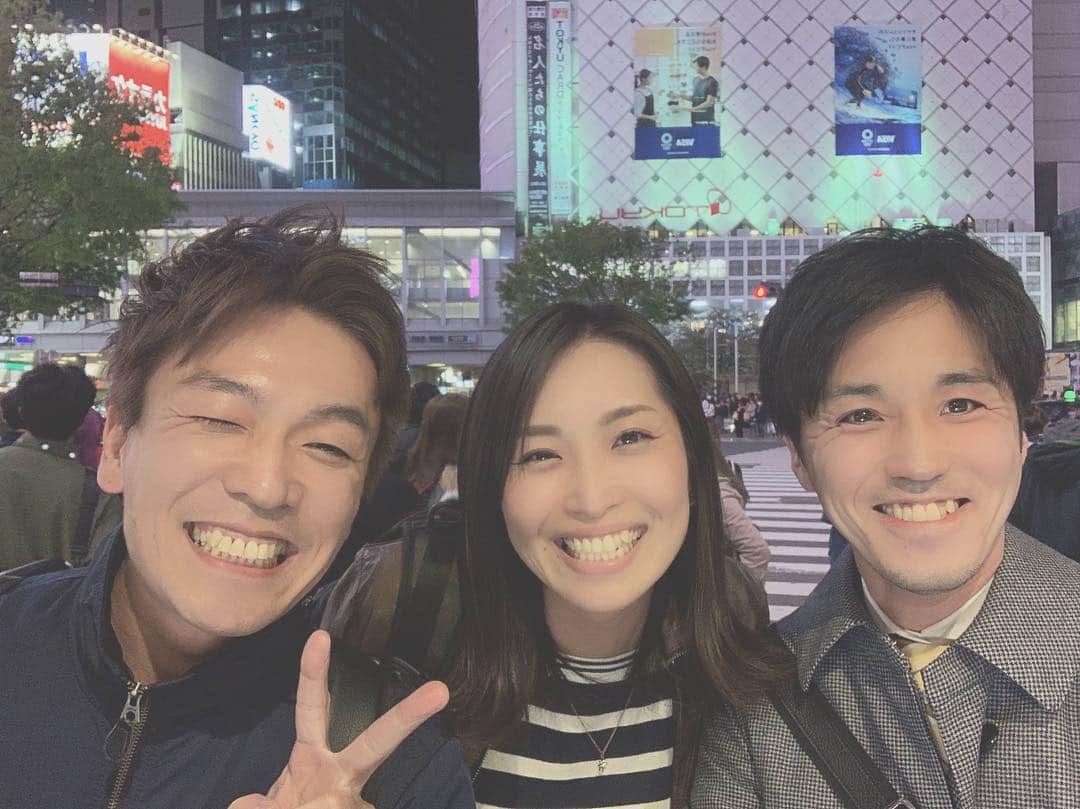 KYOHEYのインスタグラム：「1982-83！同い年会！﻿ 渋谷のド真ん中でお好み焼き食うスタイル☺︎﻿ ﻿ 楽しすぎて数時間じゃ足りなかったですな😄﻿ ﻿ それぞれが、それぞれをがむしゃらに生きてる。﻿ キーワードCRKな僕ら、“一生懸命はやめられない”🤪ね🐻」