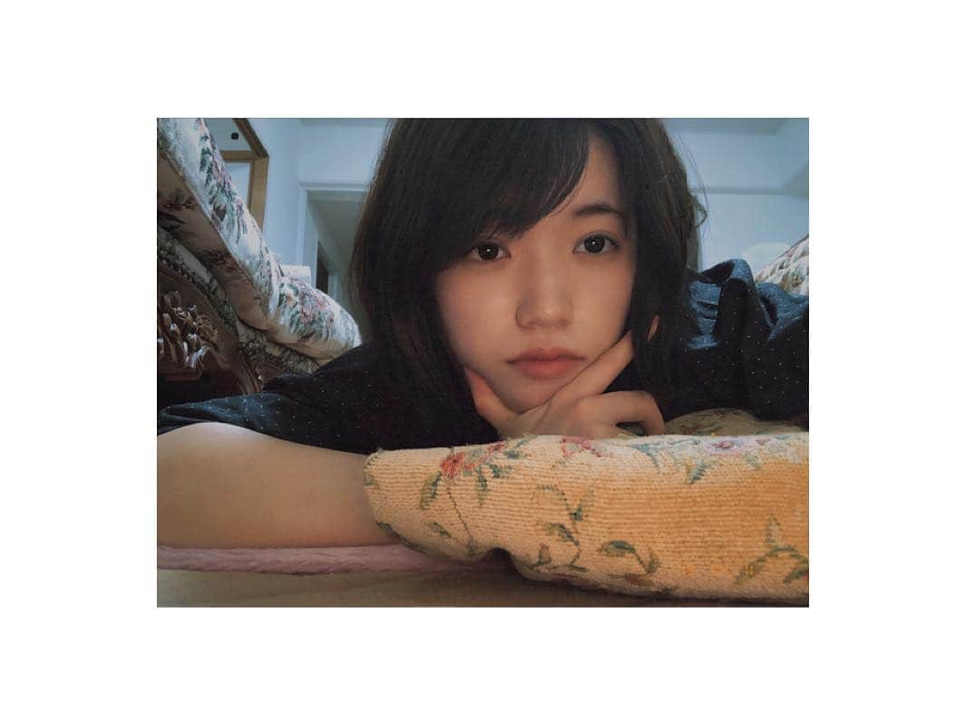 美山加恋さんのインスタグラム写真 - (美山加恋Instagram)「しょっちゅうお婆ちゃん家でゴロゴロする孫。」4月12日 14時16分 - miyamakaren