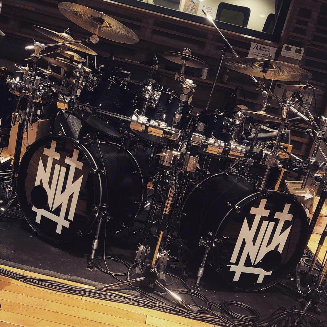 戒さんのインスタグラム写真 - (戒Instagram)「WORLD TOURのRH初日。 やっちゃいますか♪  #theGazettE #04 #99.999 #WORLDTOUR #RH #おかえり #俺のツーバスセット☺️☺️」4月12日 14時17分 - gazette_kai_