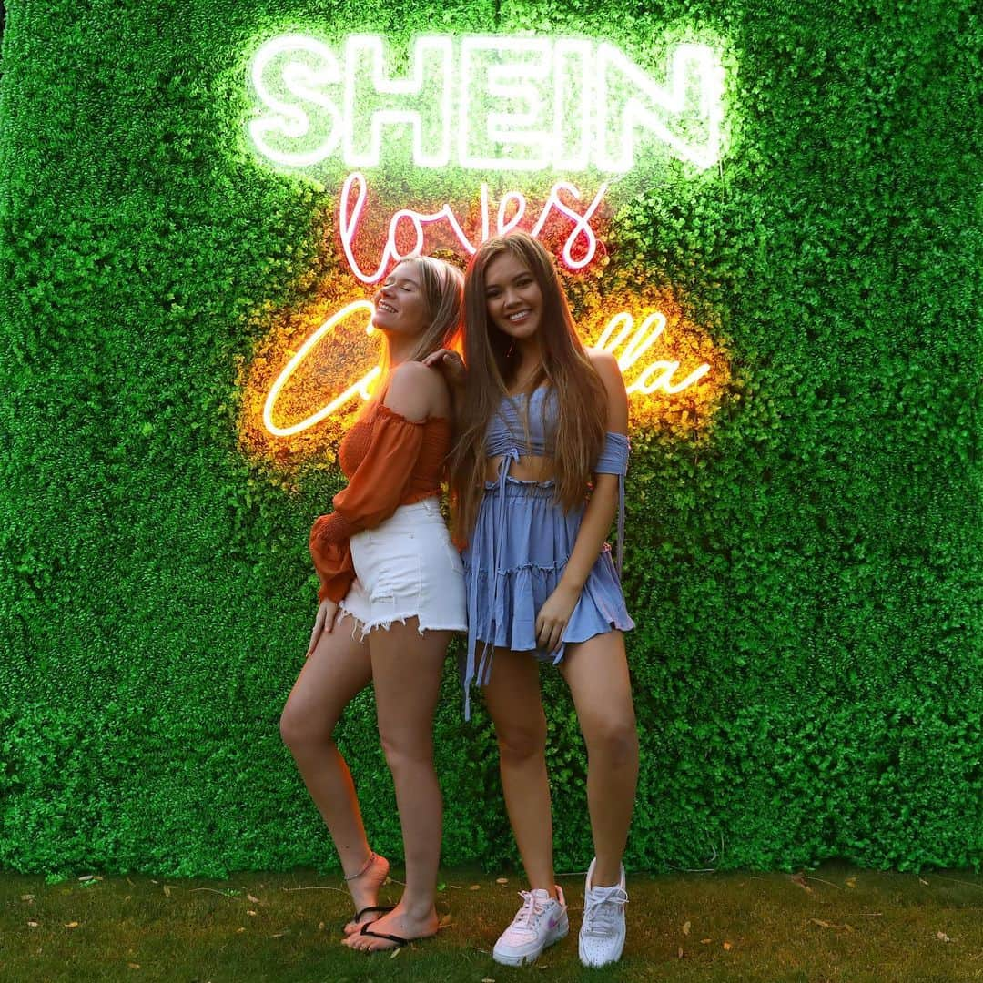 SHEINさんのインスタグラム写真 - (SHEINInstagram)「@viviannn_v 😍 #SHEINfestival #MeetSHEIN」4月12日 14時44分 - sheinofficial