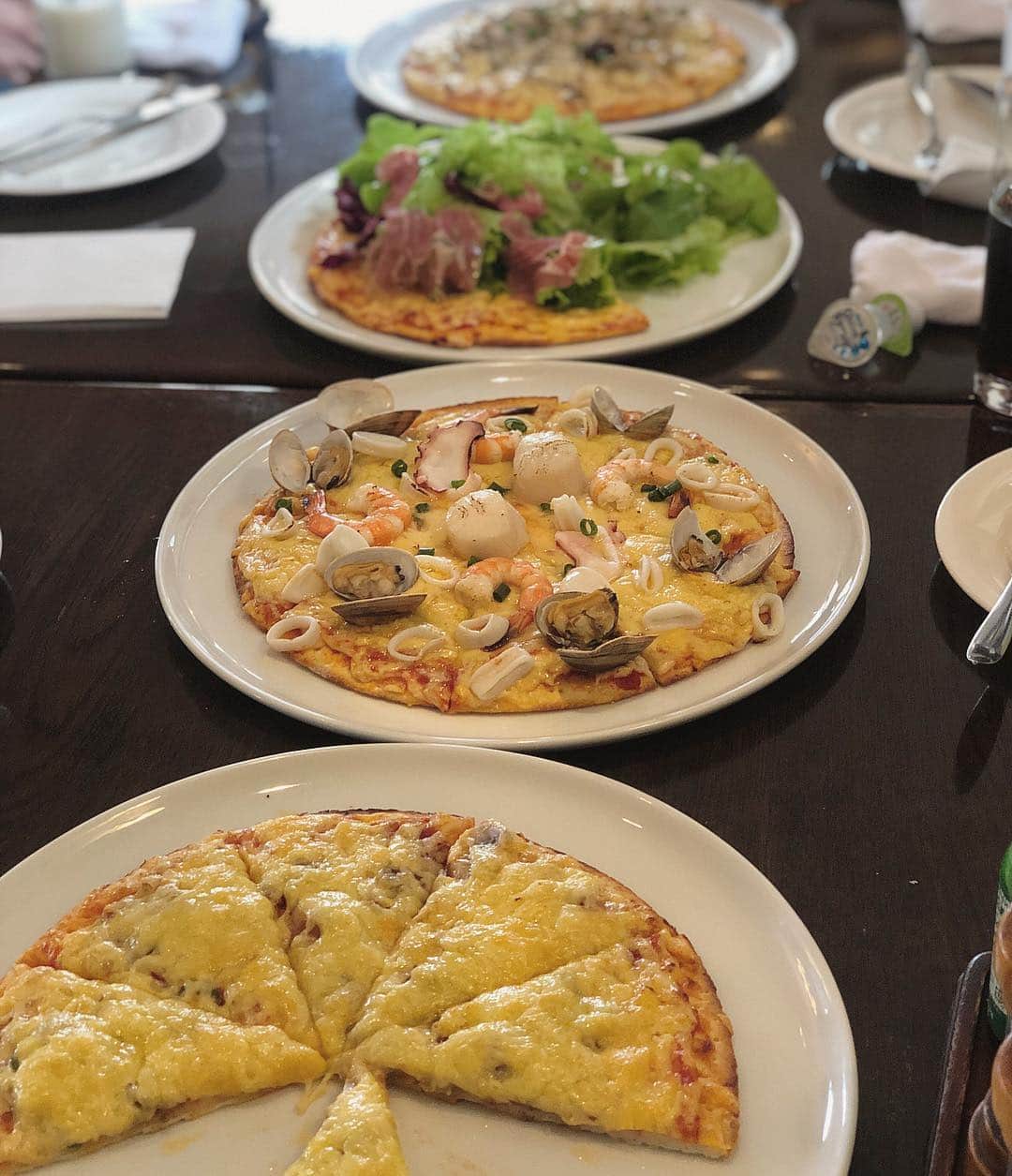 永尾まりやさんのインスタグラム写真 - (永尾まりやInstagram)「みんなで来ると沢山の種類食べれるからすき♡ #pizza 🍕🍕」4月12日 14時55分 - mariyagi_san