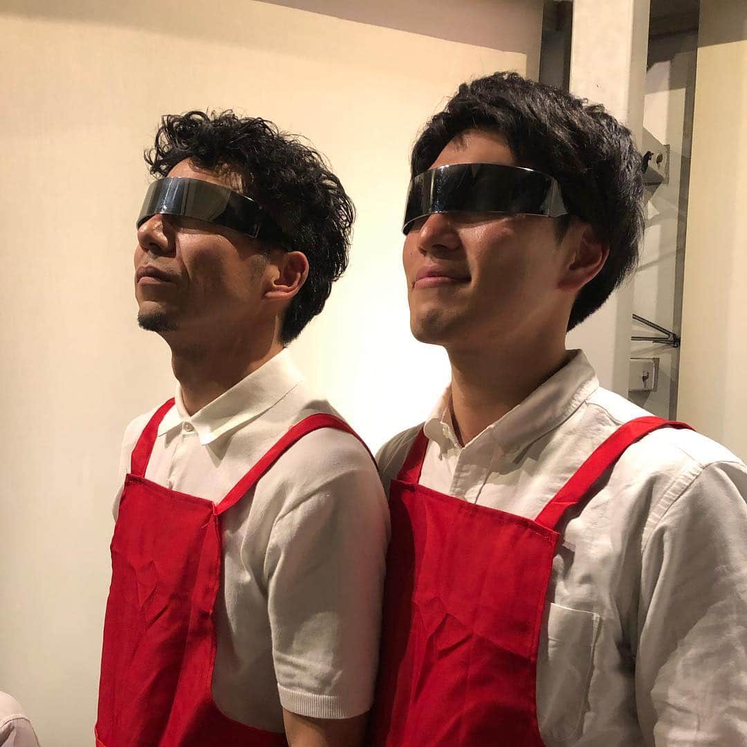 森慎太郎のインスタグラム：「靴・流・通・センター 靴・流・通・センター #もりせいじゅ #ダフトパンク #事務所ライブ #ユニット」