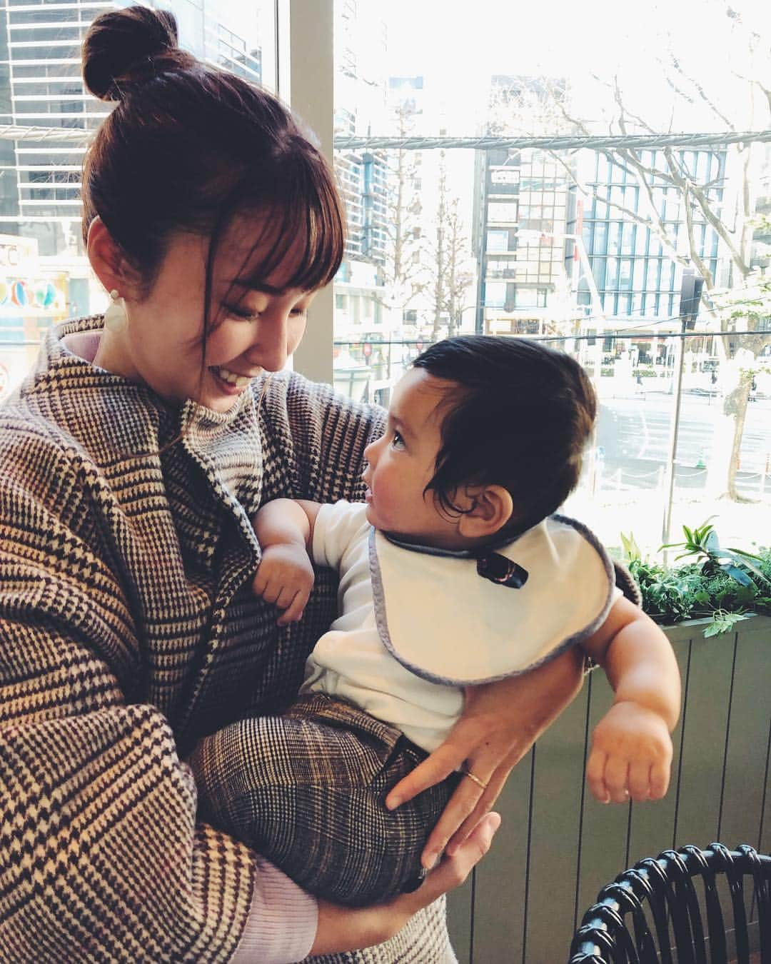 尾形沙耶香さんのインスタグラム写真 - (尾形沙耶香Instagram)「#lovelylunch with @chihiro0826 🤱🏻 中学生からの付き合い♪ 嬉しいな🎈  #サラダビュッフェランチ 🥗」4月12日 14時56分 - sayakaogata