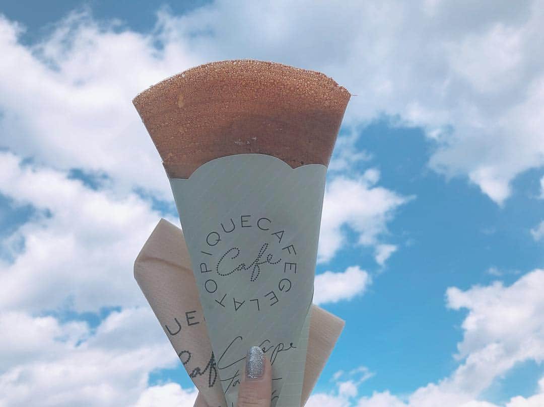 小林愛香さんのインスタグラム写真 - (小林愛香Instagram)「🍴 バターとお砂糖のクレープ。 この素朴な味が好き。 御殿場アウトレットに行ったら （主にママが）絶対食べるやつ。 こないだ旅行帰りに 御殿場行った時の写真🐶映えた。 #gelatopique #gelatopiquecafe」4月12日 14時59分 - kyanstagram_