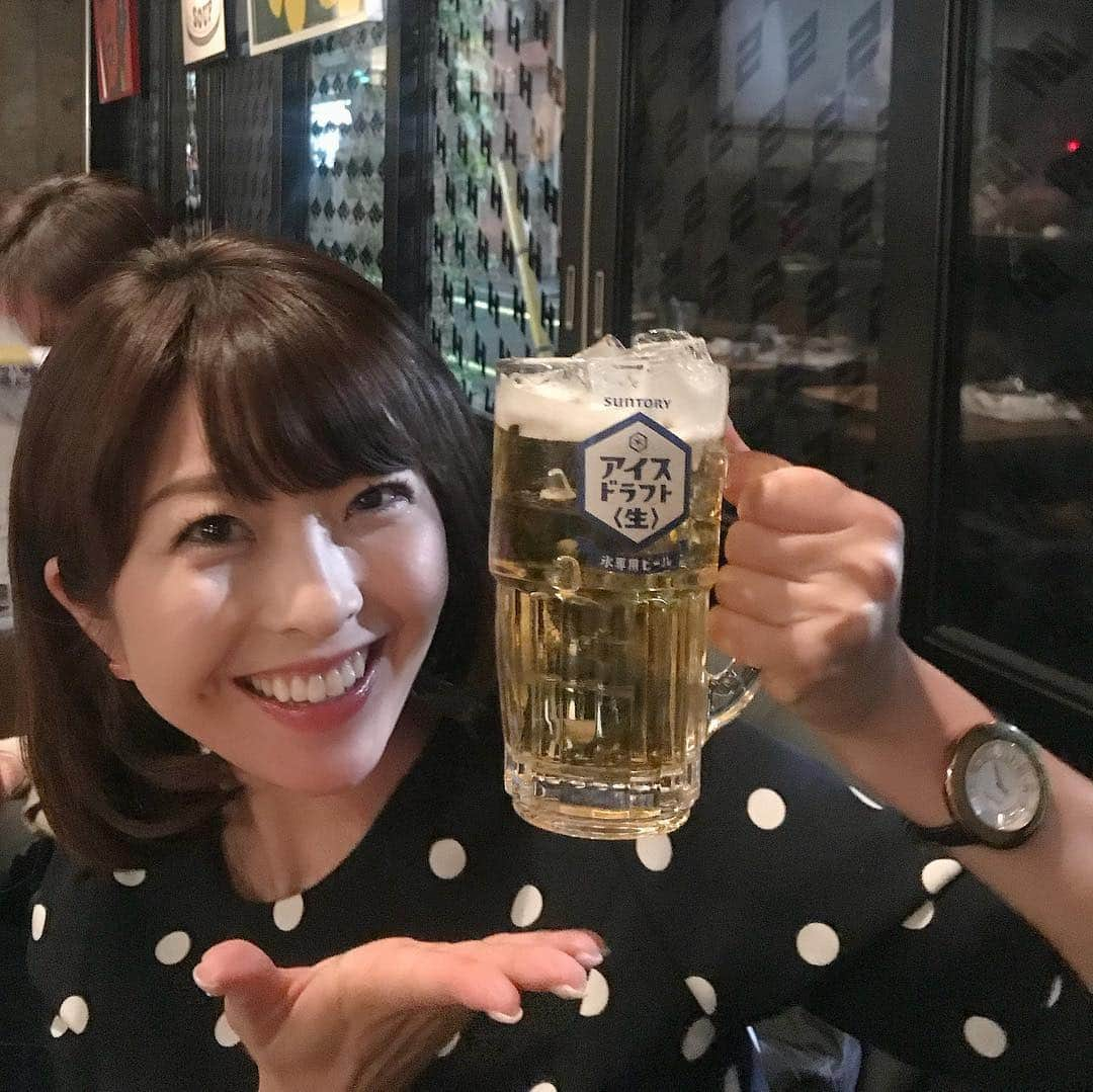 小尾渚沙さんのインスタグラム写真 - (小尾渚沙Instagram)「「ビールに氷だなんて邪道だ〜！」と思っていましたが、これは美味しかったです♡♡ . サントリービールが、氷を入れて楽しむために独自開発した氷専用ビール「アイス・ドラフト〈生〉」！ . 飲み終わるまでずっと冷たく、爽快感があります！ しかもアルコール度数は7%！！ . この夏たくさんお世話になりそう♡ . #ビール #ビール大好き #ビール女子 #ビール部 #beer #suntory #サントリー #アイスドラフト #氷専用ビール  #ビール好きな人と繋がりたい  #craftmeat #ビアスタグラム  #小尾ールタイム  #小尾渚沙」4月12日 15時05分 - obi_nagisa