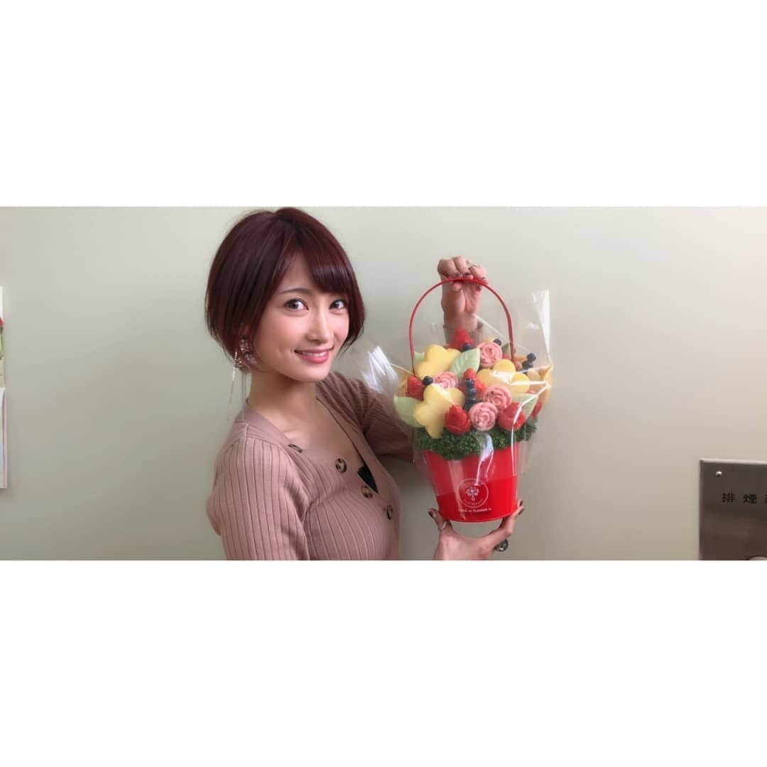 AYASAさんのインスタグラム写真 - (AYASAInstagram)「💐🍓🍍🍫🌹🍂💐 ・ ・ #fruitbouquet  #フルーツブーケ #楽屋に差し入れ  #ありがとうございました 🙇✨」4月12日 15時31分 - ayasa_doya