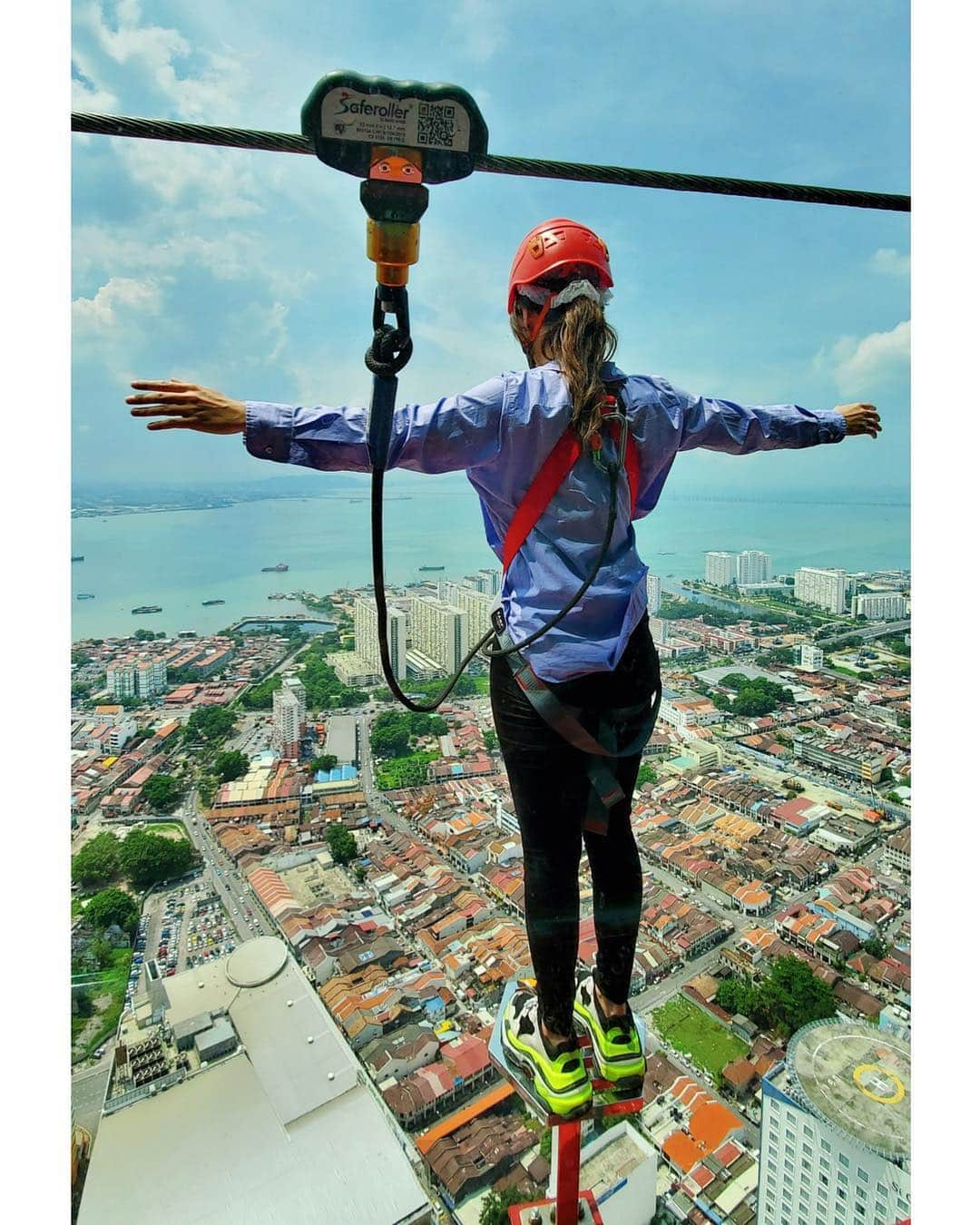 ジャクリーン・ウォンさんのインスタグラム写真 - (ジャクリーン・ウォンInstagram)「So liberating. Can I stay up here forever?  #sumthinginmalaysia #懿想得到」4月12日 15時31分 - jacquelinebwong