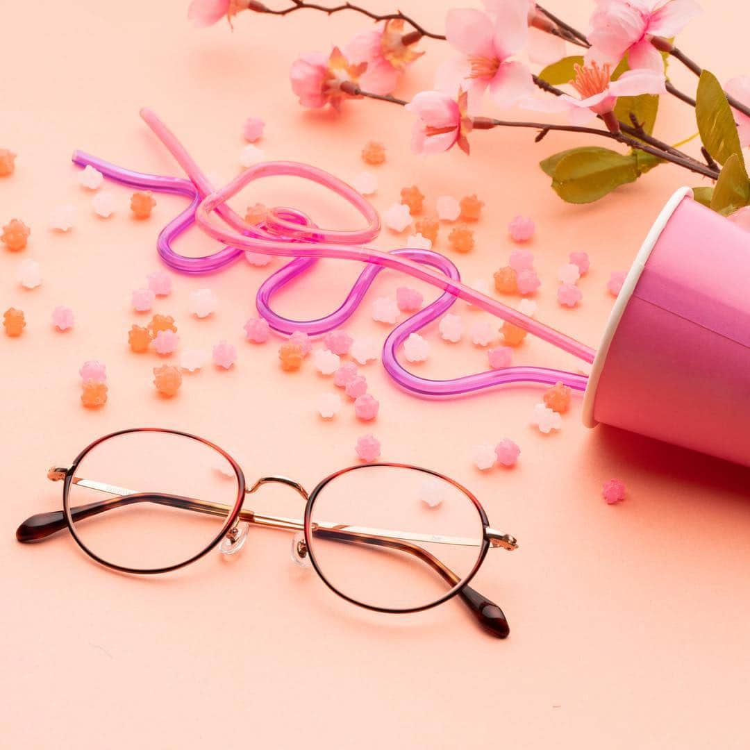Zoff Officialのインスタグラム：「TREND METAL/ ZS192001_49E1 上品で控えめな可愛さがポイントのメタルフレーム。人とは違った丸メガネをお探しの方にもオススメです。 #Zoff #FASHION #eyewearstyle #メガネ #zoffコーデ」