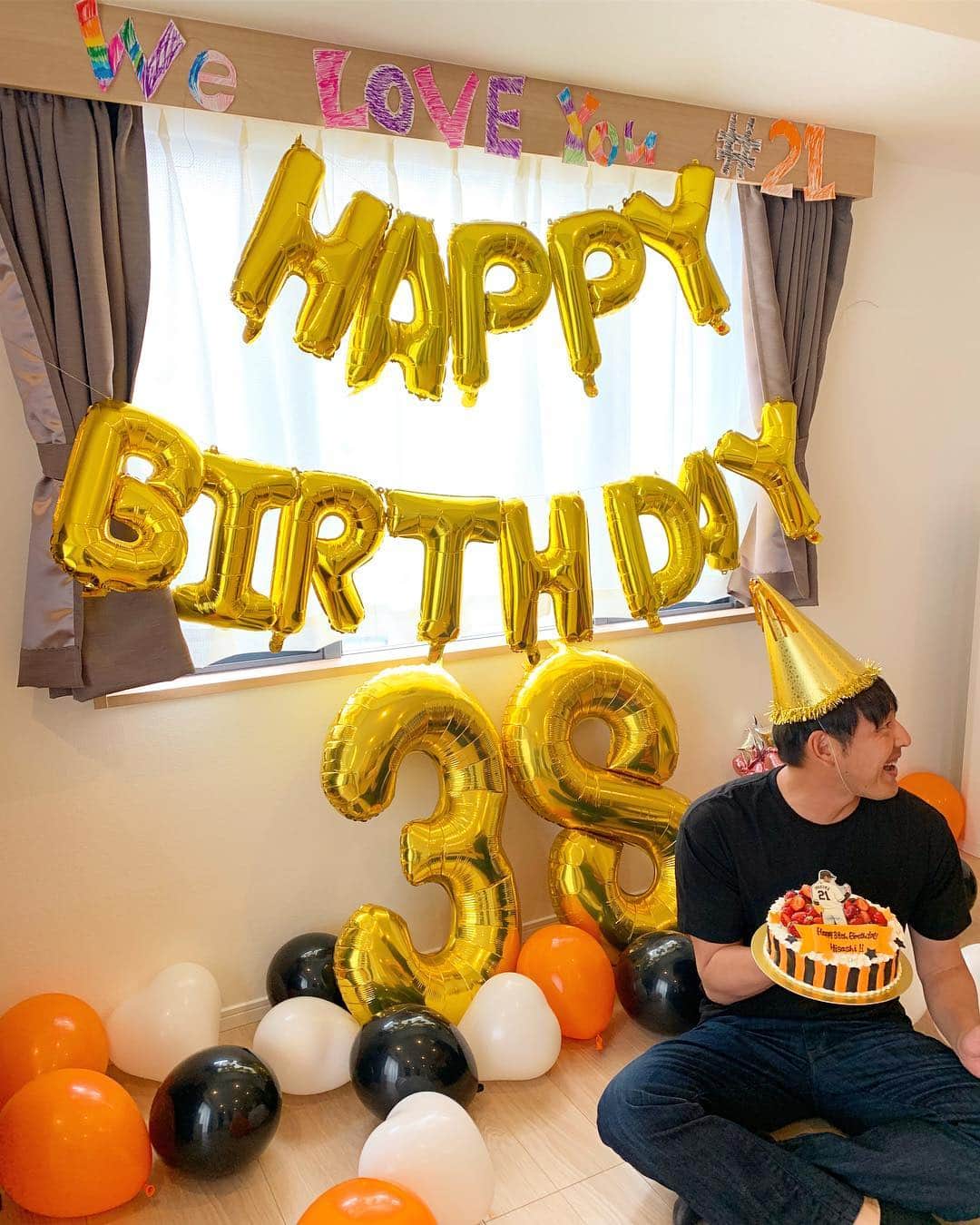 のインスタグラム：「Thank you for the birthday wishes!!!﻿ 38歳になりました！﻿ 家族がお祝いをしてくれました！﻿ 野球選手としてはベテランですが、日々成長、日々前進の気持ちで精進します！﻿ 一日も早くチームの役に立てるようにトレーニングとケアに励む日々です。﻿ 元気な姿を見せれるように頑張ります！ 4/12/2019」
