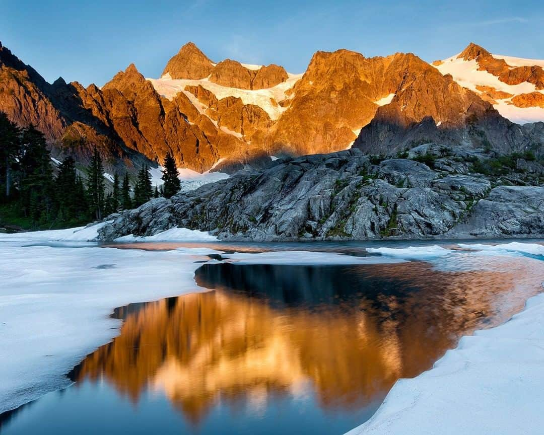 National Geographic Travelさんのインスタグラム写真 - (National Geographic TravelInstagram)「Photo @stephen_matera | Snow lingers well into summer in the North Cascades. The massive snowfall and late melt is what it takes to feed the 300 active glaciers  in the North Cascades.  The North Cascades are sometimes called the American Alps and for a good reason. They are rugged, remote and heavily glaciated. Follow me @stephen_matera for more images like this from Washington and around the world. #wilderness #glacier #northcascadesnationalpark」4月12日 16時02分 - natgeotravel