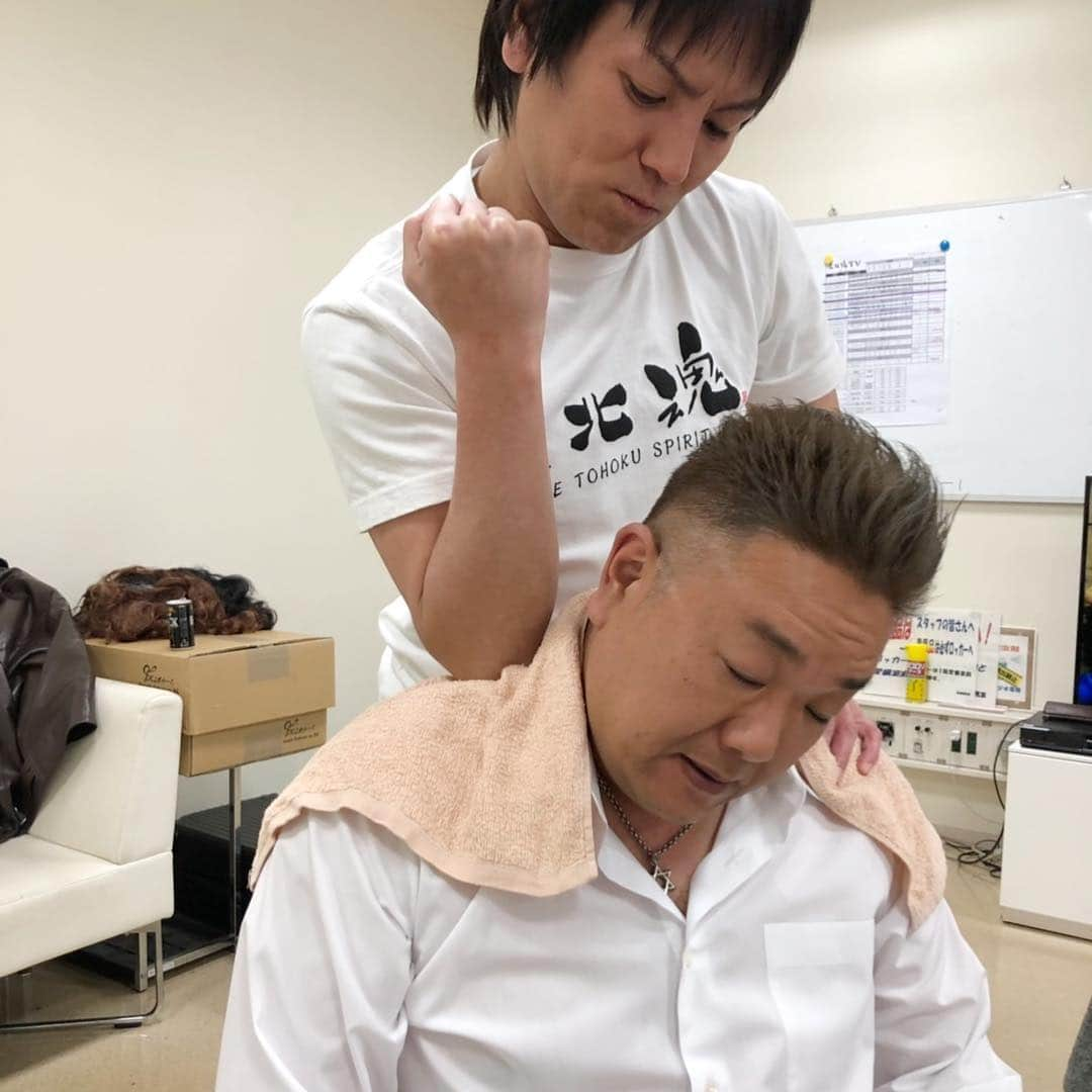 狩野英孝さんのインスタグラム写真 - (狩野英孝Instagram)「伊達さんの肩、 象の背中かと思うくらい固すぎ‥🐘」4月12日 16時15分 - kano9x