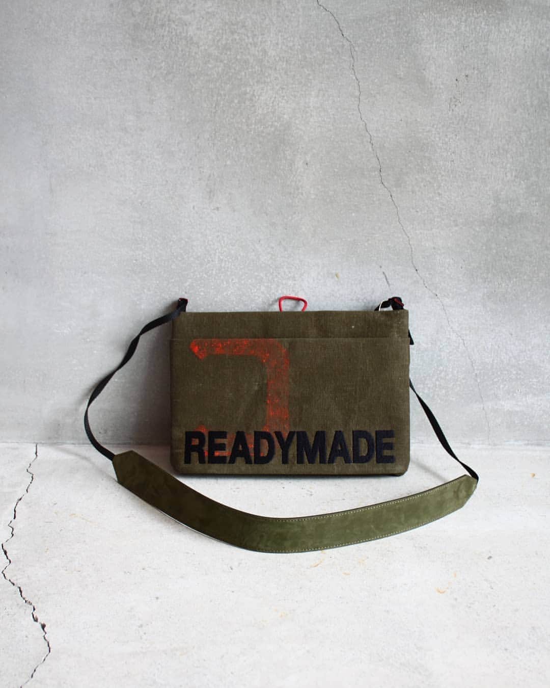 Deepinsideinc.com Storeさんのインスタグラム写真 - (Deepinsideinc.com StoreInstagram)「READYMADE / SACOCHE new in. Made From Vintage U.S ARMY Duffle Bag new in.  @readymade_official #READYMADE」4月12日 16時17分 - deepinsideinc.comstore_men