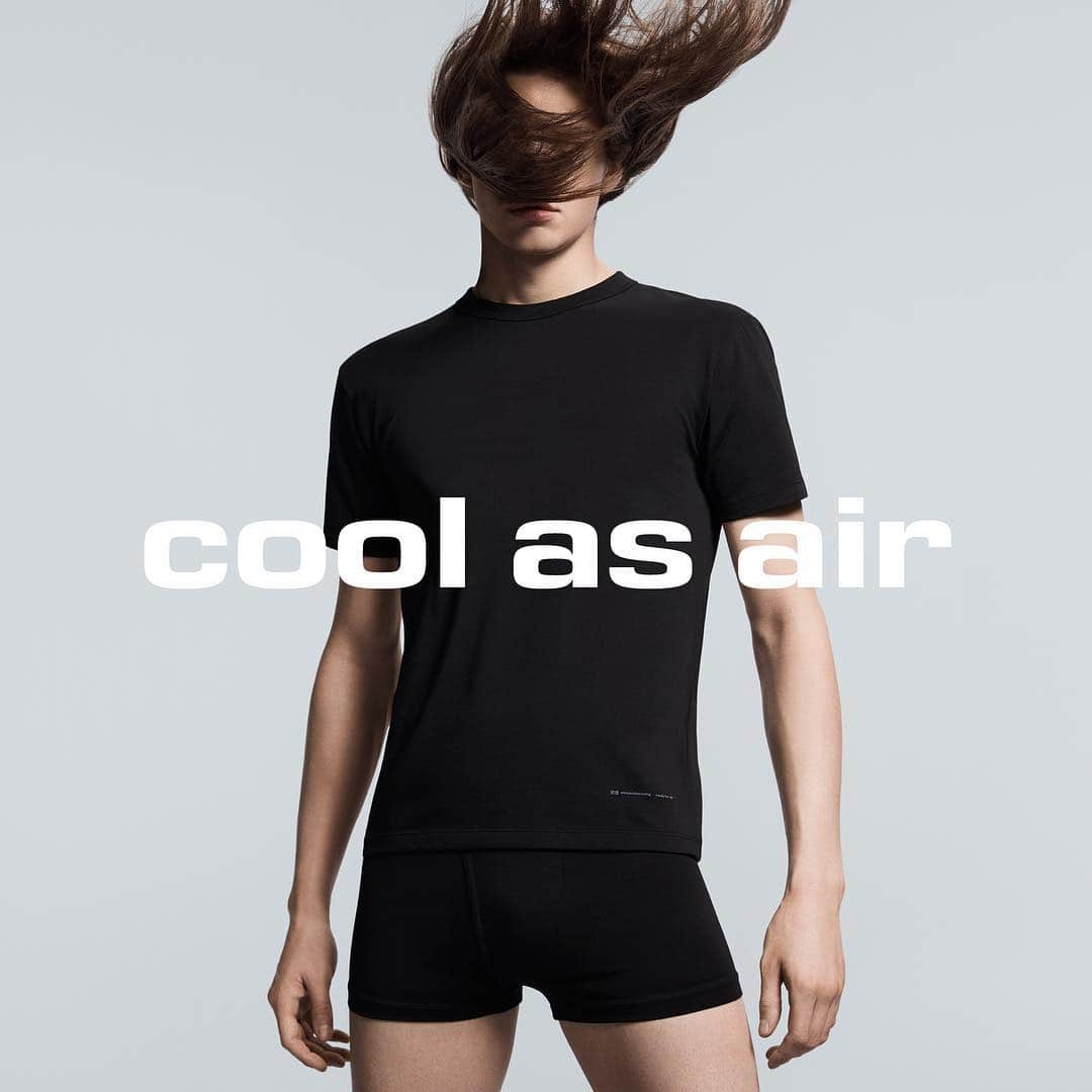 ユニクロさんのインスタグラム写真 - (ユニクロInstagram)「UNIQLO and alexanderwang present new ways to keep you comfortable all day. Shop the new collaboration of cooling innerwear for men and women, online and in selected stores now.  @alexanderwangny #uniqloalexanderwang #coolasair #airism」4月12日 21時53分 - uniqlo