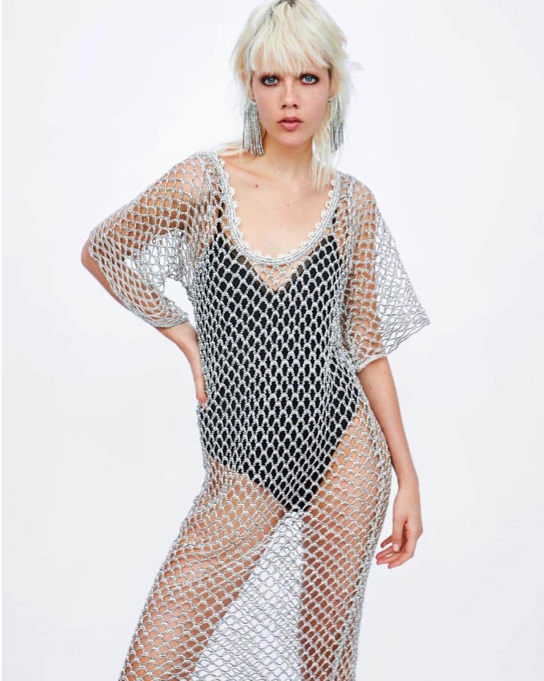 マリヤン・ジョンクマンのインスタグラム：「When you accidently swim into a big fishing net, but you manage to make it look FASHJUN anyways. 💅🏻🐠」