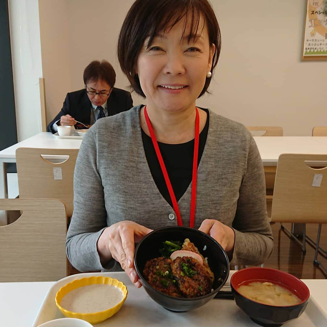 安倍昭恵さんのインスタグラム写真 - (安倍昭恵Instagram)「今日は内閣府の食堂でビーガンランチ(^-^) 美味しかったです！ #ビーガン」4月12日 16時46分 - akieabe