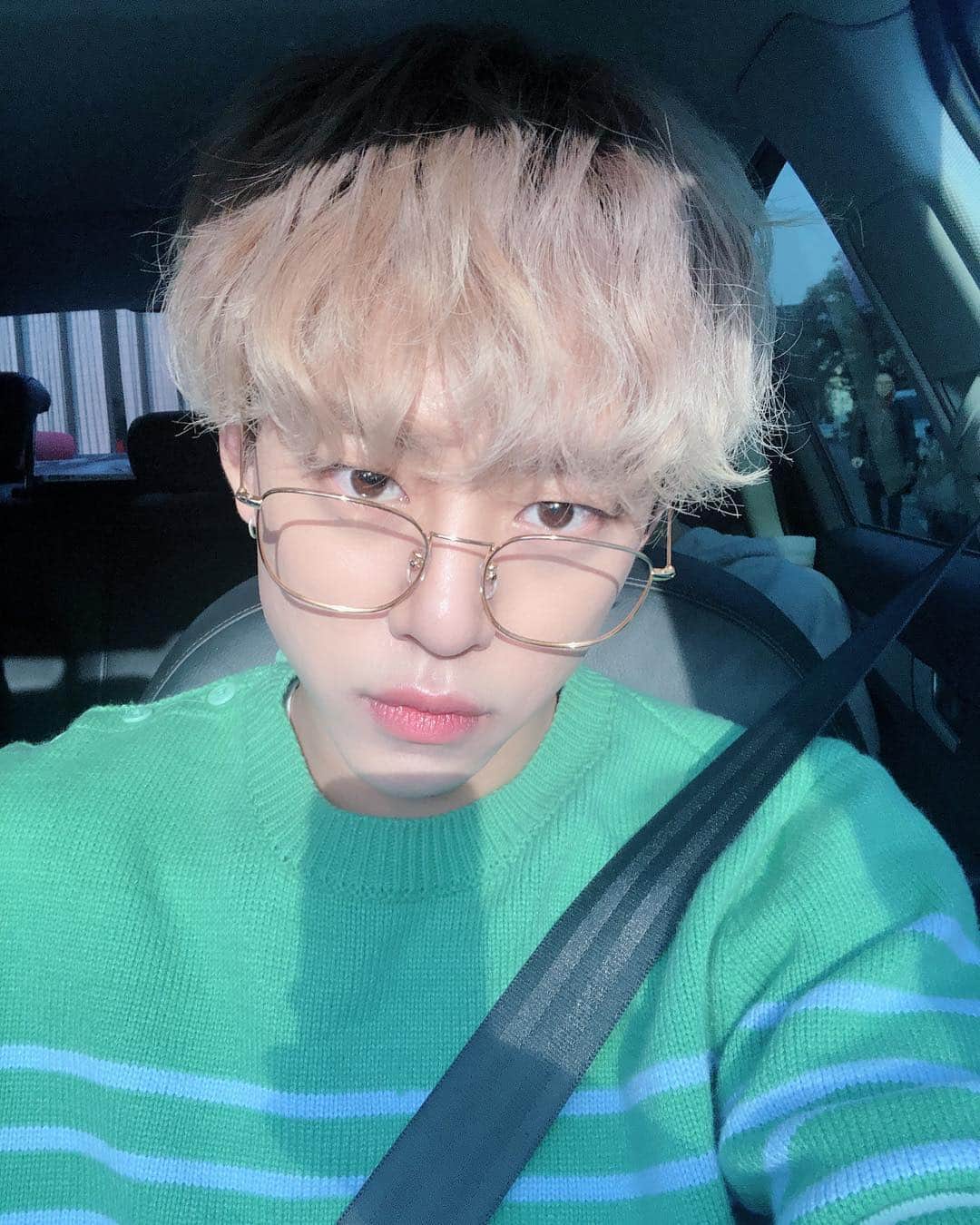 デヒョン さんのインスタグラム写真 - (デヒョン Instagram)「잠시후 7시! 팬싸에서 만나용 #baby」4月12日 17時39分 - official_jdh