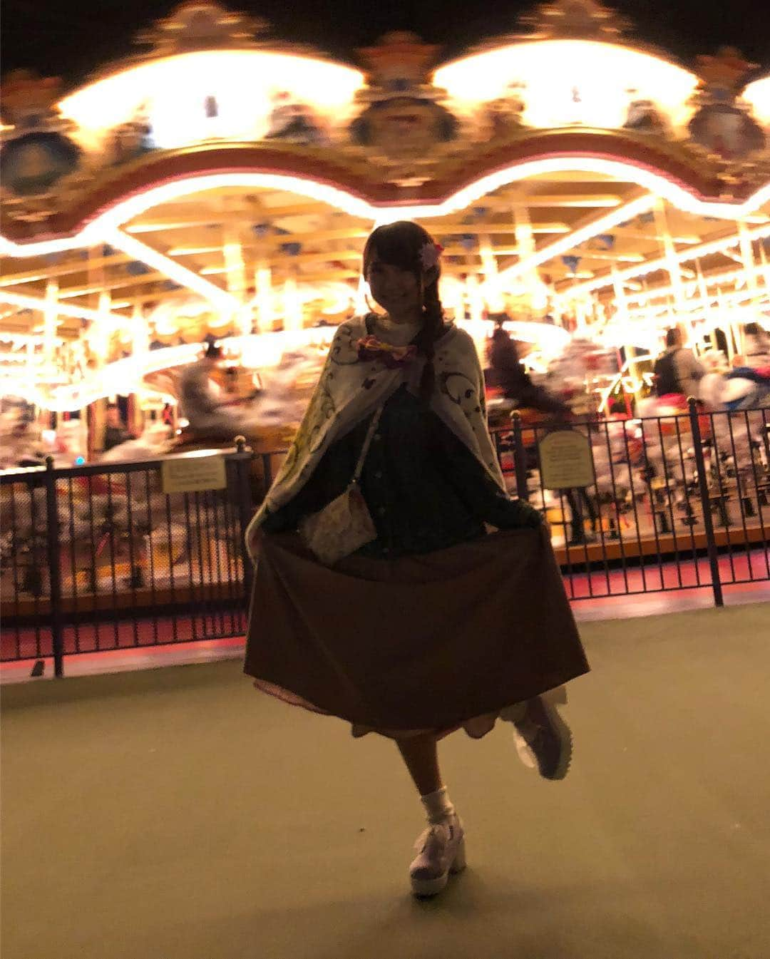 秋田知里さんのインスタグラム写真 - (秋田知里Instagram)「#disneyland #disney #easter #ラプンツェル風コーデ💜 #ジャケットの色はユージーンの色💙」4月12日 17時56分 - akitachisato_official