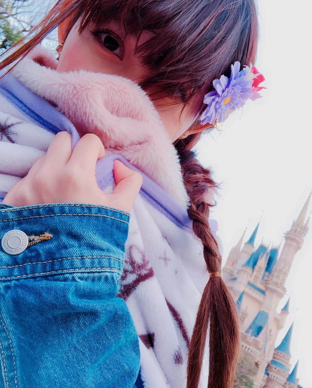 秋田知里さんのインスタグラム写真 - (秋田知里Instagram)「#disneyland #disney #easter #ラプンツェル風コーデ💜 #ジャケットの色はユージーンの色💙」4月12日 17時56分 - akitachisato_official