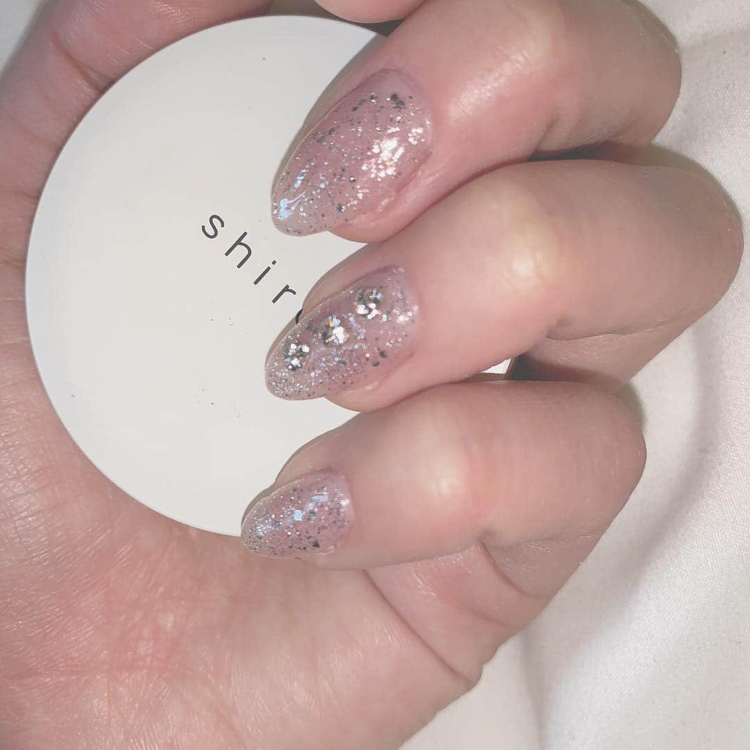 市來杏香さんのインスタグラム写真 - (市來杏香Instagram)「ちょっと雑だけど久々の #きょんnailコレクション 🤩  きらきらだいすち❤️」4月12日 18時09分 - ichiki_kyoka