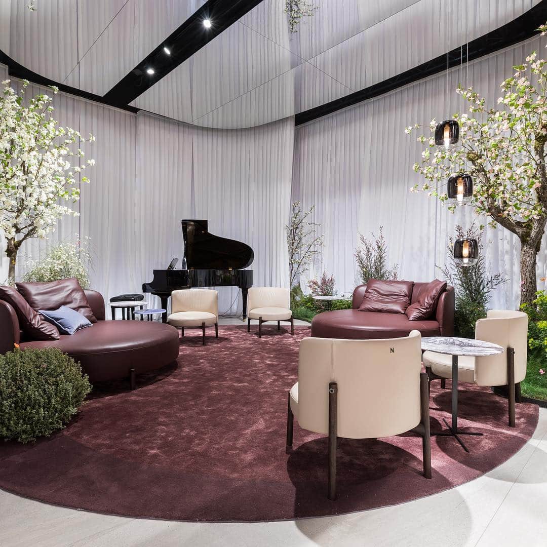 Natuzzi Officialさんのインスタグラム写真 - (Natuzzi OfficialInstagram)「From the various pink shades of almond and peach blossom, @bernhardtvella have created Amalia, a romantic living area with rounded and soft forms.  Discover the collection at our stand! #SaloneDelMobile2019 #MDW #mdw19 #NatuzziMadreTerra #Natuzzi60 #sustainabledesign #Natuzzi #NatuzziItalia #comfort #elegance #design #lifestyle #style #furniture #homefurniture #madeinitaly #living #interiordesign #decor #furnituredesign #homedesign #inspiration #interior #instadesign #designlovers #italianstyle #homedecor #lovedesign #designers #designer」4月12日 18時10分 - natuzzi