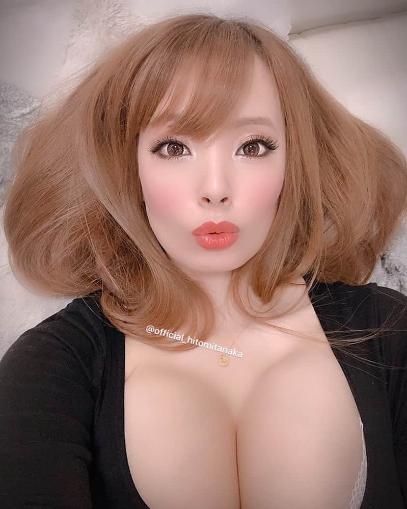 Hitomi（田中瞳）さんのインスタグラム写真 - (Hitomi（田中瞳）Instagram)「I'm sorry to all my fans for making you worry. my mental and body was damaged because of the stressful comments. I have done nothing to those who hates me. Nobody allowed to hurt anyone even the personality is hidden in the internet.  But I have wonderful friends and fans.  I’m OK now. love u.」4月12日 18時33分 - official_hitomitanaka