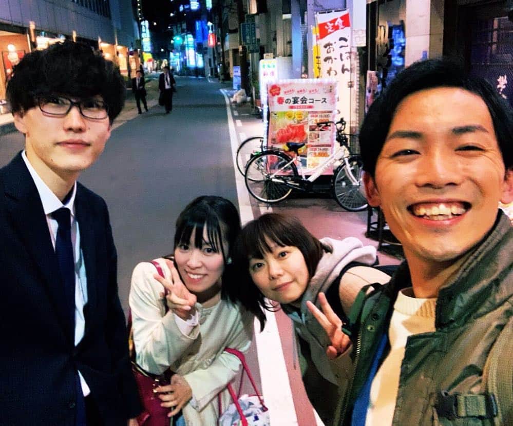 紀伊さつきのインスタグラム：「お仕事終わりに新旧同窓会🙌 ３年前の旧マテリアル(火)のLINEグループがまだまだ動き続けているのがすごいでしょう。 初めて旧マテリアルチームで行ったお店に行ってきました！(Hさん、粋ですね) 忙しい中予定合わせてくれた#川田一輝 かわぴんと、育ての親ディレクターHさんに感謝！ そしてほんとは旧同窓会の予定だったけど、急遽途中合流してくれたフットワークの軽いディレクターKさんにも感謝。 とてもたのしかったので、今日もお仕事頑張れました！ ・ #卒業した瞬間から #同窓会ラッシュ (笑) #先週に引き続き今週も #毎週ゲストくる番組みたい #次々みんなが連れ出してくれるから #寂しくない週末 #ありがとうございます」