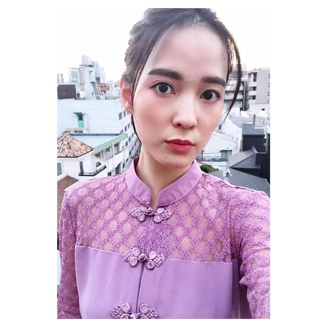 奈津子さんのインスタグラム写真 - (奈津子Instagram)「チャイナワンピ着てお出かけいたしやす🥰 ・ #chinagirl #ootd #家電 #家電好き #家電女優 #紫 #ワンピ #東京 #奈津子 #韓国メイク #チャイナドレス #チャイナ服 #夕暮れ時 #会うのはあの子」4月12日 18時28分 - natsuko_kaden