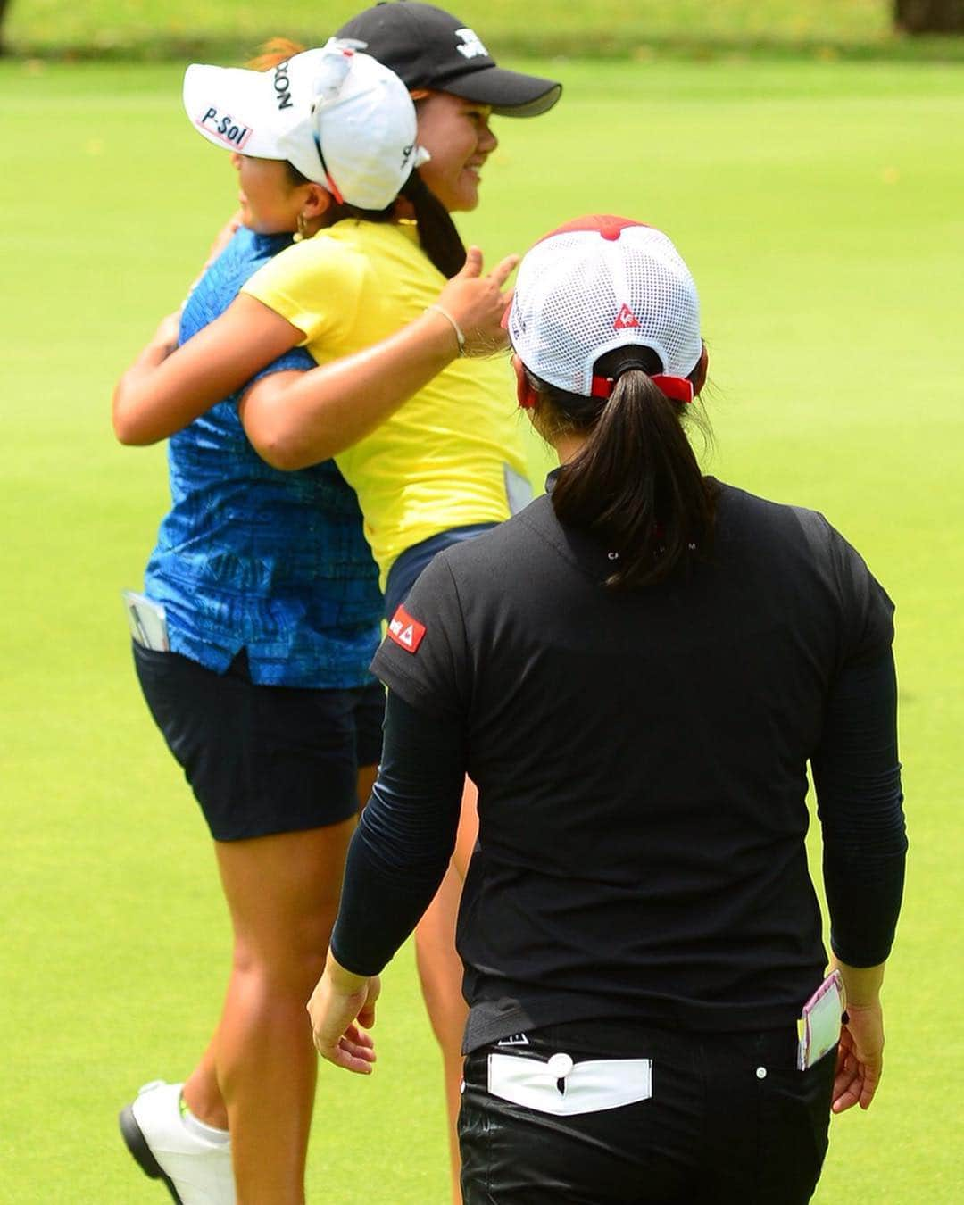 中山三奈さんのインスタグラム写真 - (中山三奈Instagram)「Final day of ICTSI MANILA GOLF LADIES MASTERS😄⛳️☀️🇵🇭 Photos by @tipsofsnow 📷❣️Thank you again!(: #golf #philippines #manila #salamatpo」4月12日 18時30分 - minanakayama