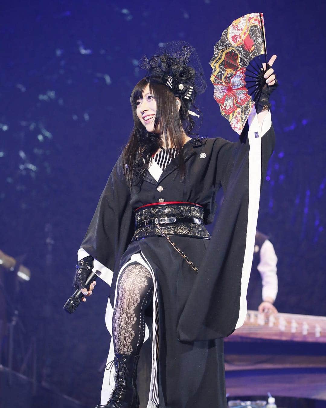 鈴華ゆう子のインスタグラム：「明日はいよいよ出雲大社にて単独奉納ライブ！和楽器バンド5周年を記念して思いきり歌います。みんな、待ってたでしょ？ #yukosuzuhana #wagakkiband #鈴華ゆう子 #和楽器バンド」