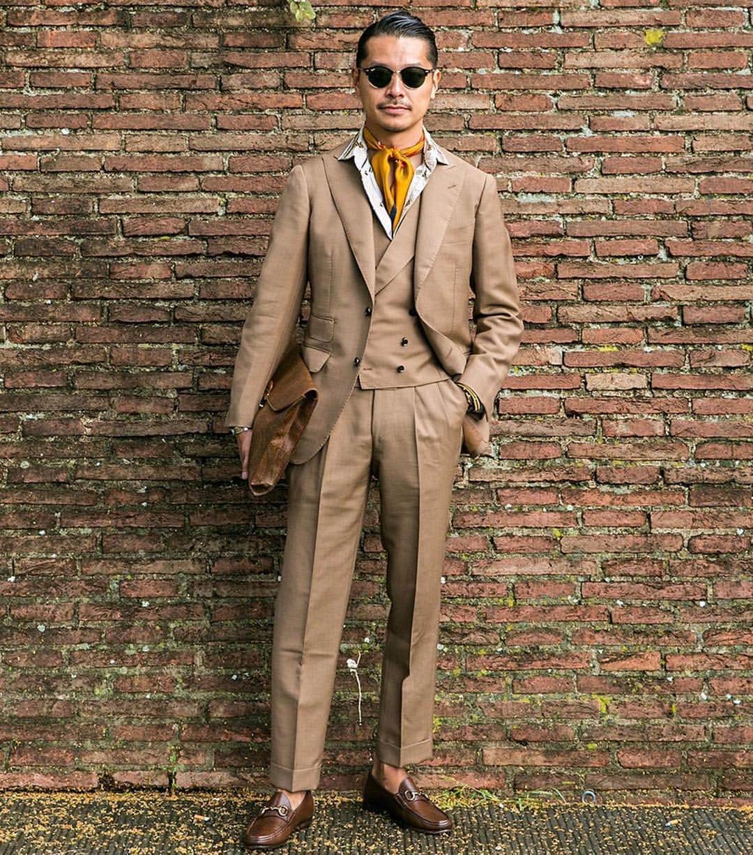 高田朋佳さんのインスタグラム写真 - (高田朋佳Instagram)「“suit style at last Pitti Uomo...” ———————————————————————— ph: @80percent_photos  #fashion #mensfashion #menswear #mnswr #mensstreetstyle #streetstyle #streetfashion #menwithstyle #menwithclass #menwithstreetstyle  #classicstyle #mensclothing #vintage #vintagefashion #vintagestyle #newclassic  #modernclassic」4月12日 18時49分 - tomoyoshi_takada