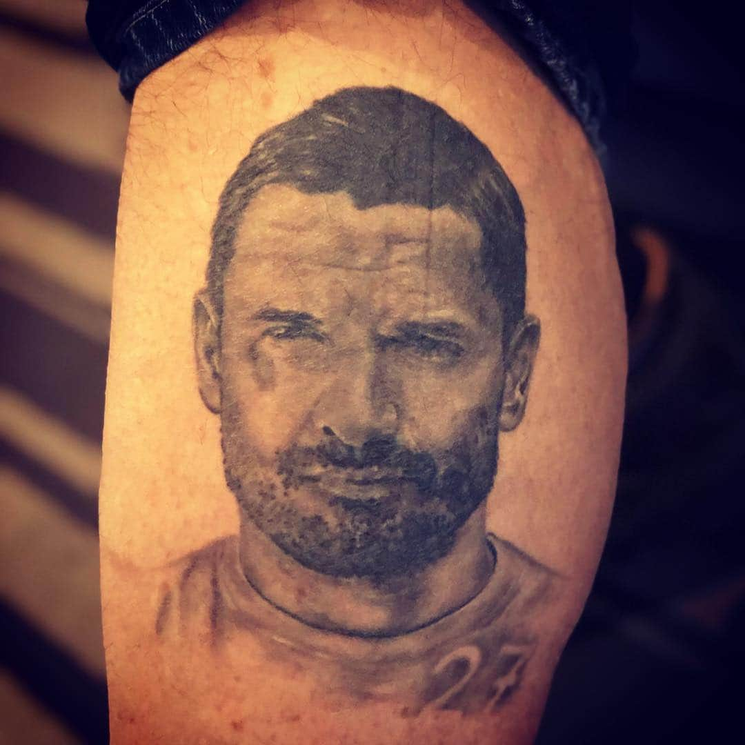 マルチン・ヴァシレフスキさんのインスタグラム写真 - (マルチン・ヴァシレフスキInstagram)「Wow 🔥 Pascal Baco fan of the #anderlecht did this cool Tattoo thx 👍🏻 #RSCA#COYM」4月12日 18時58分 - wasyl27