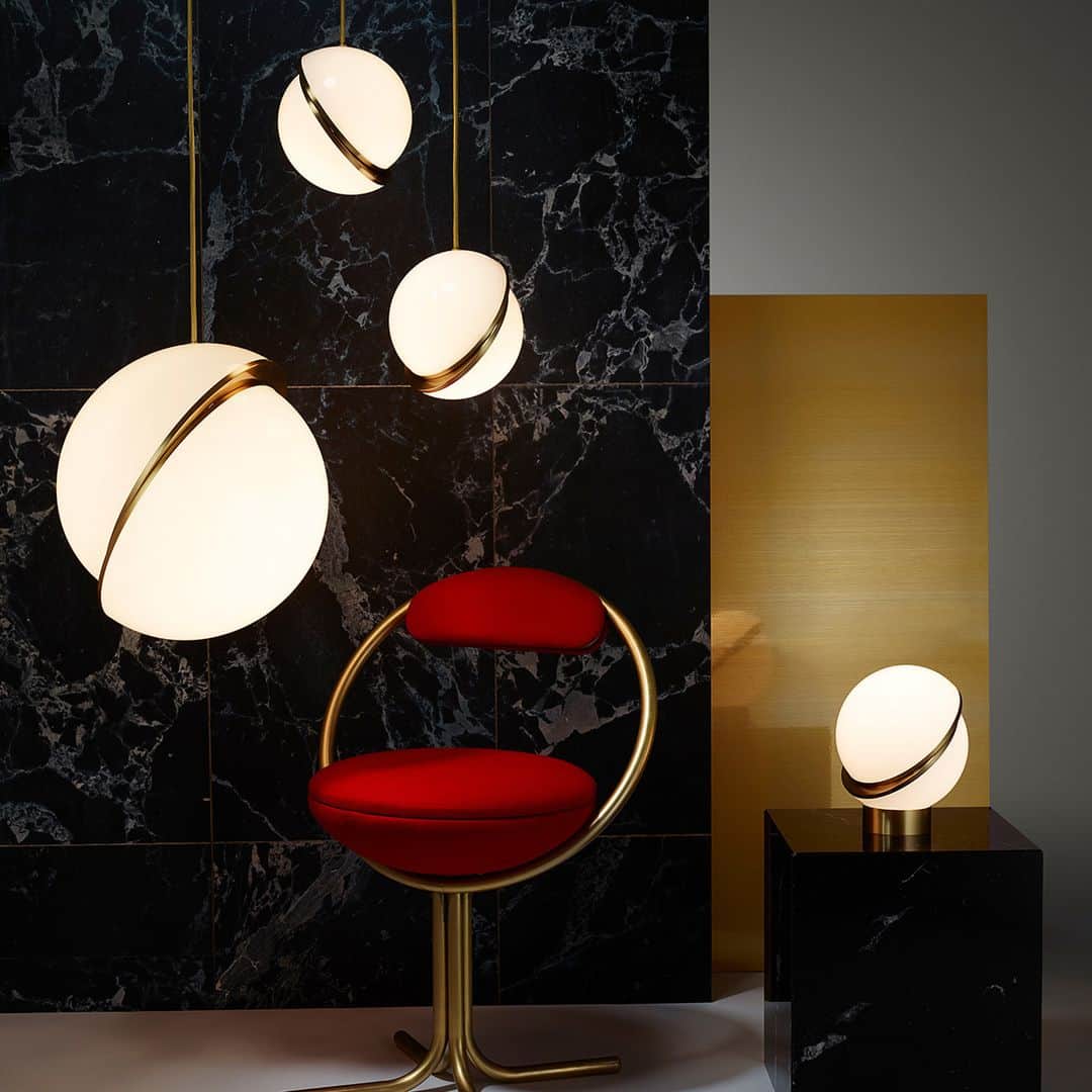 のインスタグラム：「#LEEBROOM #FLYMEe #lightingdesign #lightingfixture #moderndesign #modernlight #modernlighting #decorativelighting #luxurylighting #lightsculpture #luxurydesign #contemporarylighting #architecturallighting #lightingdesigner #britishdesign #interiorspaces #interiorlighting #suspensionlamp #designinspiration #interiordesignideas #productdesign #リーブルーム #フライミー #英国ブランド #インテリアデザイン #インテリアコーディネート #照明デザイン #インテリア照明 #ペンダントライト #インテリア通販」