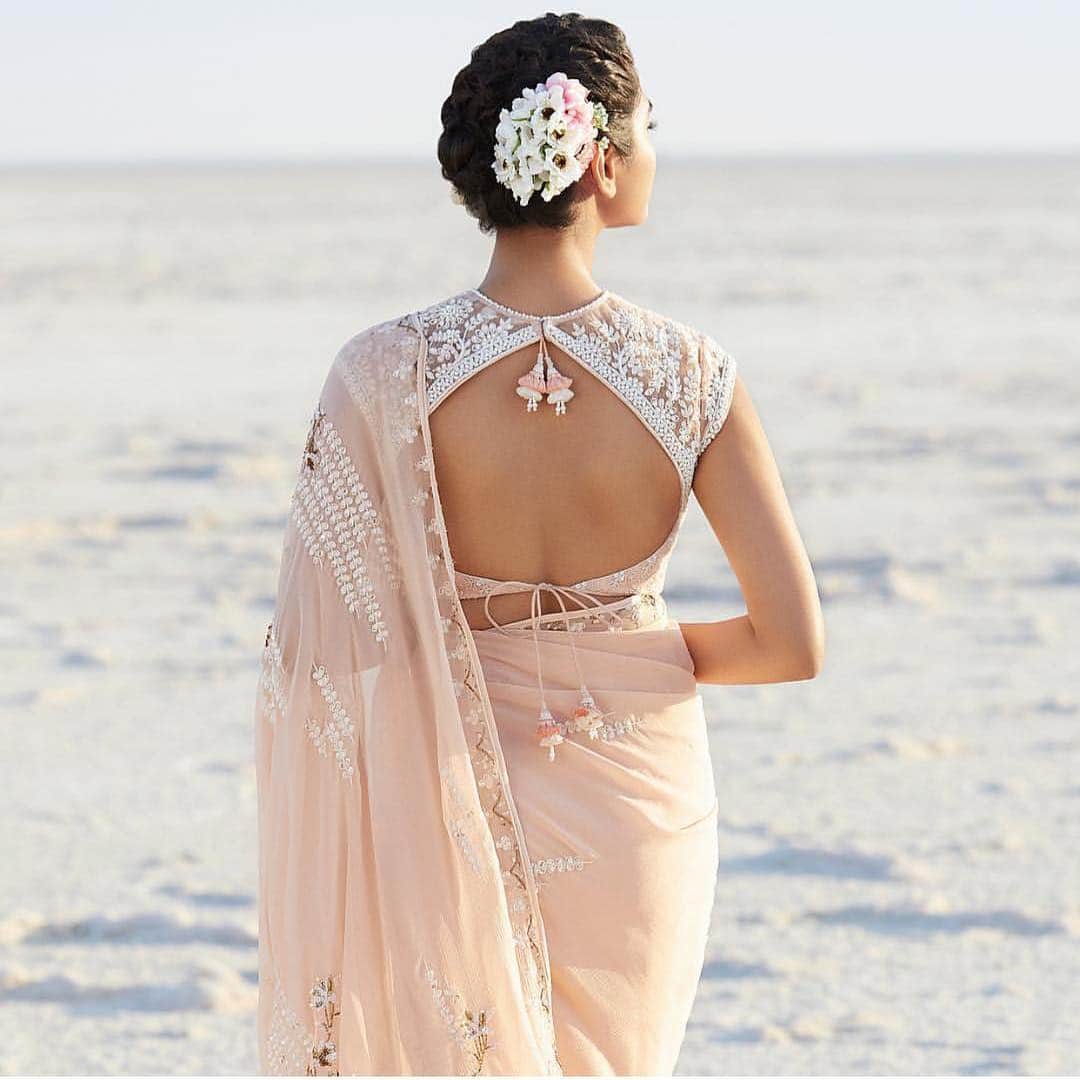 Indianstreetfashionさんのインスタグラム写真 - (IndianstreetfashionInstagram)「Summer pastels are a dream and @anitadongre sure knows how to weave one ♥️ #indianstreetfashion . . . . #indianfashion #stylefile #indianbride #bridalwear #weddings #bridalfashion #indianweddings #ethnic #traditional #potd #couture #designer #glamour  #photography #fashionphotography #ootd #bridalinspo #sangeet #mehendi . . .  #weddingblogger #fashionblogger #indianblogger #dubaiblogger #londonblogger #celebstyle」4月12日 19時04分 - indianstreetfashion