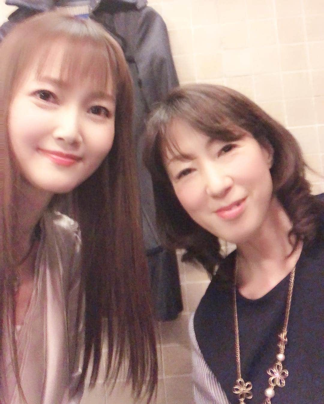 杉本なつみさんのインスタグラム写真 - (杉本なつみInstagram)「. . 久々に松本佳子さんと密会♡ 笑 . . #自撮りヘタ #ブレブレ #女子会 #大爆笑  #언니랑 #셀카」4月12日 19時18分 - virgo910b