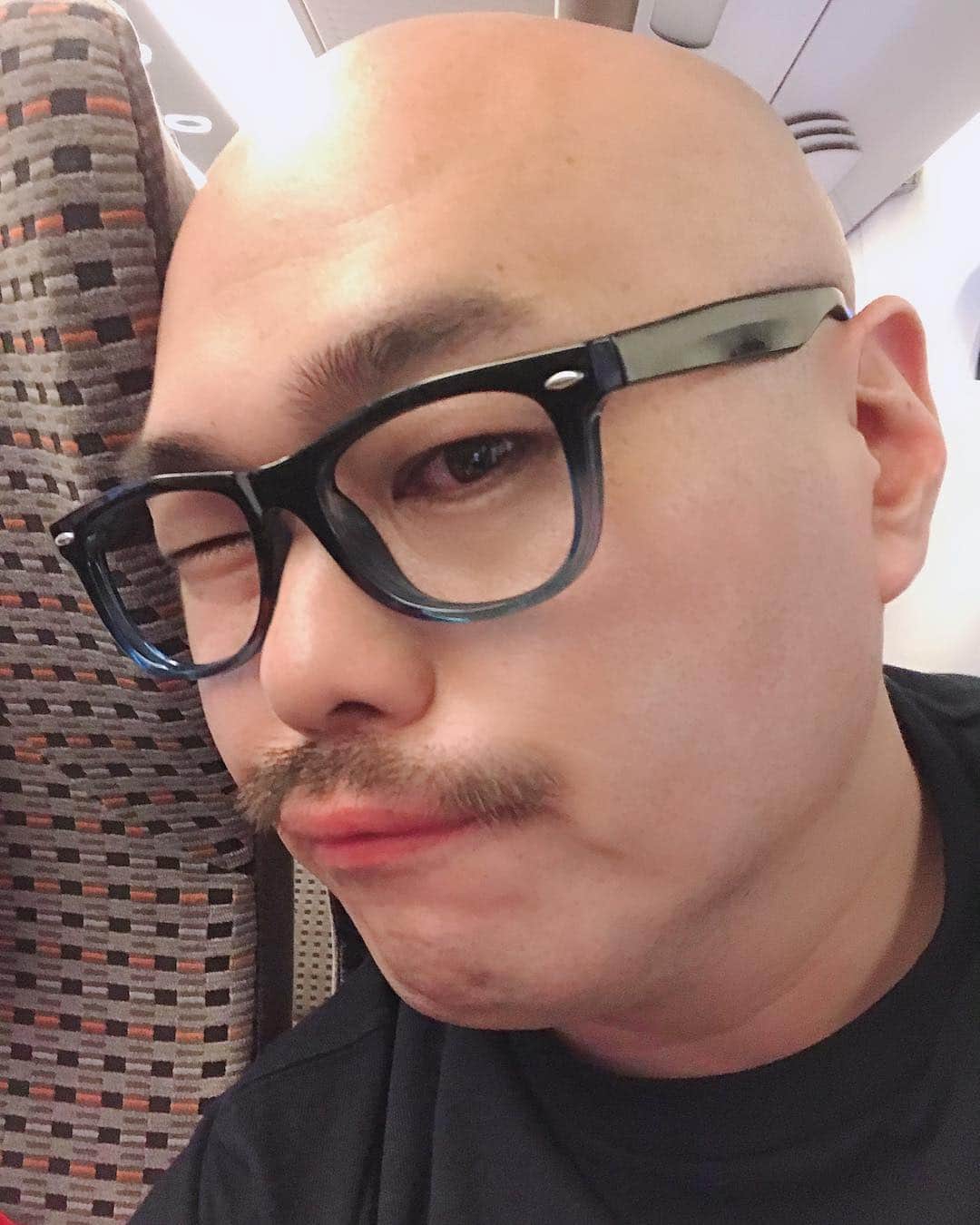クロちゃんさんのインスタグラム写真 - (クロちゃんInstagram)「笑っちゃうしん！ 楽しいしんねー♪ 遠足気分だルーン♪」4月12日 19時16分 - kurochandesuwawa