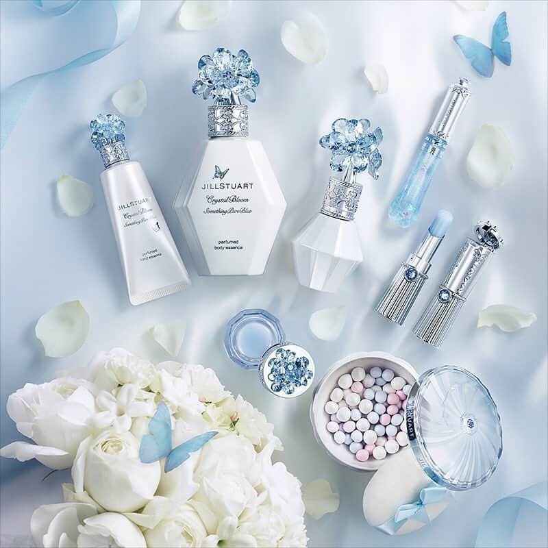 JILLSTUART BEAUTYさんのインスタグラム写真 - (JILLSTUART BEAUTYInstagram)「JILL STUART Crystal Bloom Something Pure Blue limited items . 5月3日(金)より限定発売 . ～Something Pure Blue～ 2017年、ジルスチュアートがおくり出した ウエディングドレスを纏った時の美しい感動を再び… . 花嫁が幸せになれるという言い伝えのある Something blueをモチーフとした限定コレクションが 幸運を呼ぶ“Blue Butterfly”を全てのアイテムにあしらって新登場。 . 各アイテムやイベント情報をご紹介していきます。 どうぞお楽しみに。 . #JILLSTUART #JILLSTUARTBeauty #somethingpureblue #somethingblue #wedding #サムシングピュアブルー#サムシングブルー  #サムシングピュアブルーオードパルファン  #サムシングピュアブルーパフュームドボディエッセンス  #サムシングピュアブルーパフュームドハンドエッセンス  #サムシングピュアブルーエッセンスボディバーム  #サムシングピュアブルーフェイスアンドボディパウダー  #サムシングピュアブルーマイリップス  #サムシングピュアブルーシマリングリップエッセンス」4月12日 19時18分 - jillstuartbeauty