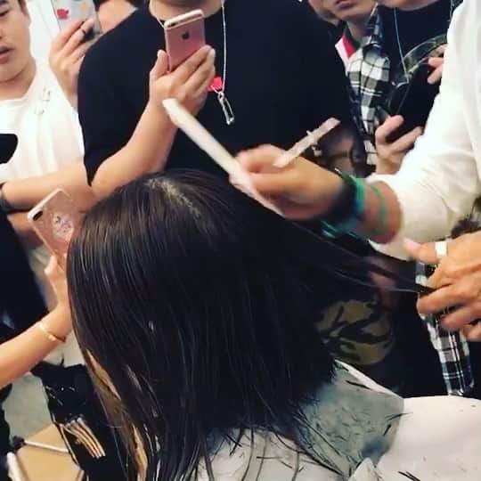美容留学のアジアビューティカレッジのインスタグラム：「✂︎﻿﻿沢山の美容師さんがカット講習に参加してくれました。  美容師はいつまでも勉強ですね ﻿﻿ @abc_cebu﻿﻿ ﻿  #美容師 ﻿ #スタイリスト﻿ #ヘアスタイリスト﻿ #美容室﻿ #美容院 ﻿ #ヘアサロン﻿ #美容留学﻿ #語学留学﻿ #海外留学 ﻿ #スタイリング ﻿ #カラーリスト ﻿ #日系サロン﻿ #カラー ﻿ #イルミナカラー﻿ #海外生活﻿﻿ #美容学生 ﻿ #セブ島﻿ #英会話 ﻿ #スタイリストデビュー ﻿ #美容師転職 ﻿ #美容師募集﻿ #外国人風カラー ﻿ #美容師の卵﻿ #ショートヘア﻿ #ボブ﻿ #ヘアアレンジ ﻿ #海外で美容師したい﻿ #美容師さんと繋がりたい」