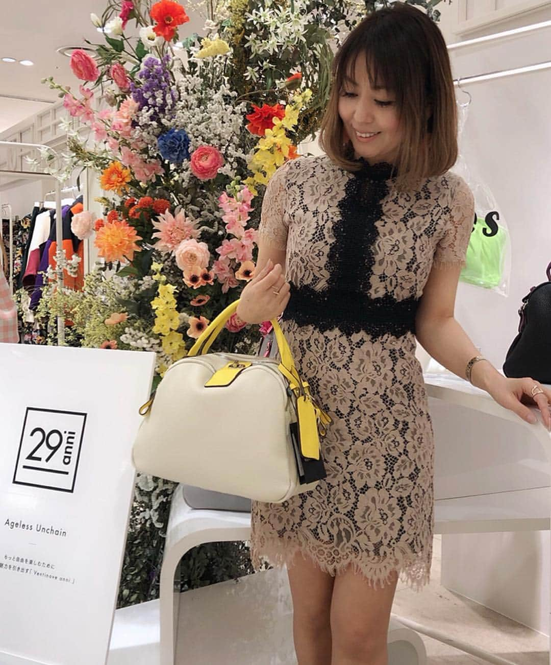 ikuさんのインスタグラム写真 - (ikuInstagram)「こんばんは♡ おつかれさまです♡ ・ #阪急うめだ本店  三階 で tottieさんから出たLuxuryブランドが～✊✨ @29_anni 👜💕 ・ 今日は #29_anni  さんのポップアップに行ってきました〜💕とっても可愛いバックが沢山で目移り😍✨春夏大活躍出来そうな物が沢山ありましたよ〜🎵4月30日まで開催中✨✨ ・ @tottie_bag  @29_anni ・ ・ onepiece @jsfashion.jp  #阪急うめだ#梅田#今日のファッション#新作バック#instafashion#cute#pretty#flower#ootd#code#fashion#coordinate#POPUP#bag#大人ファッション」4月12日 19時22分 - cheriee515