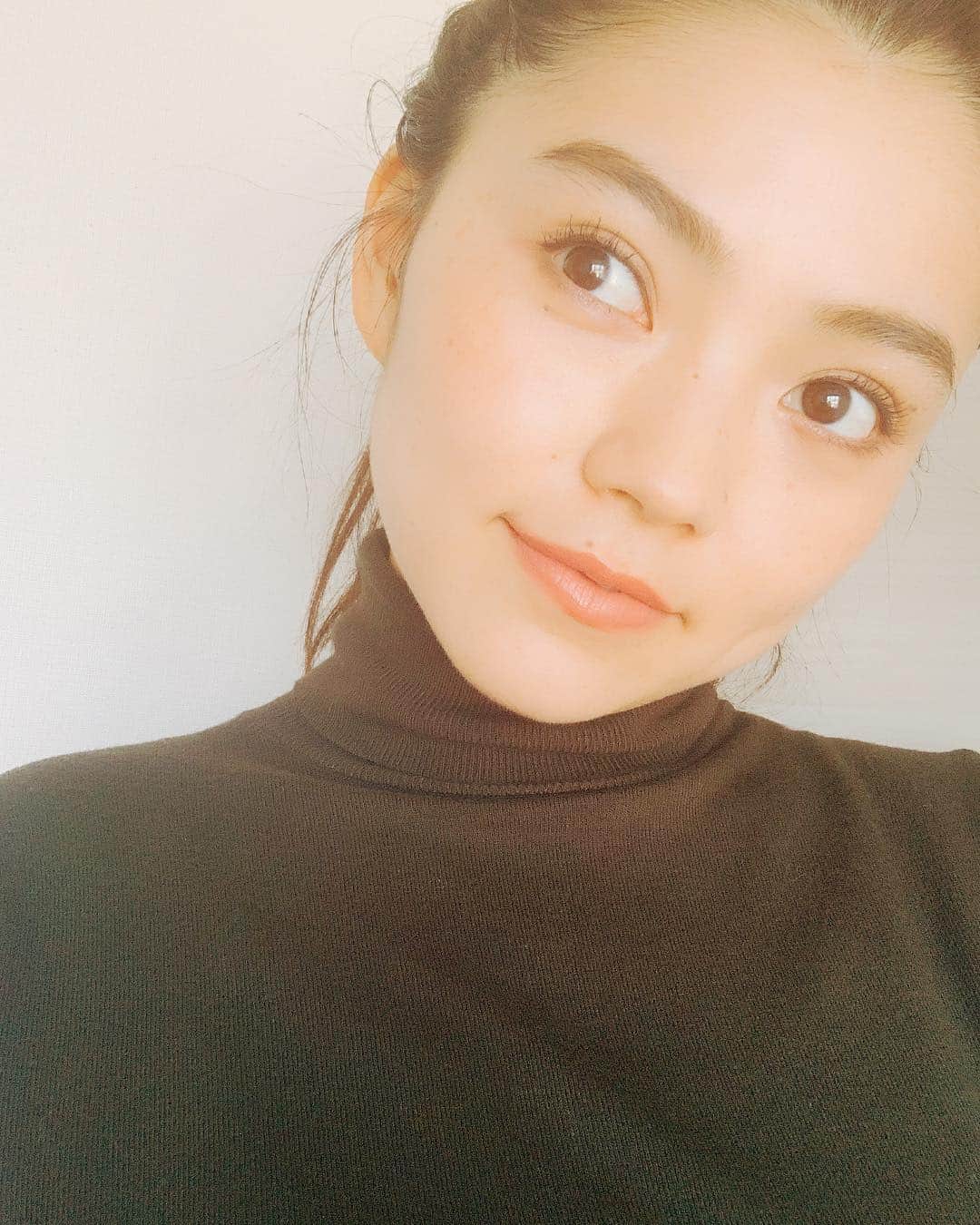 高原愛のインスタグラム：「今日も寒かったな〜😅今夜はゆっくりお風呂に浸かって温まろう〜😌♨️皆さんも温かくしてくださいね😘  #selfie#dreaming#wondering#thinking#tokyolife#tokyo#♨️#😌#❤️」