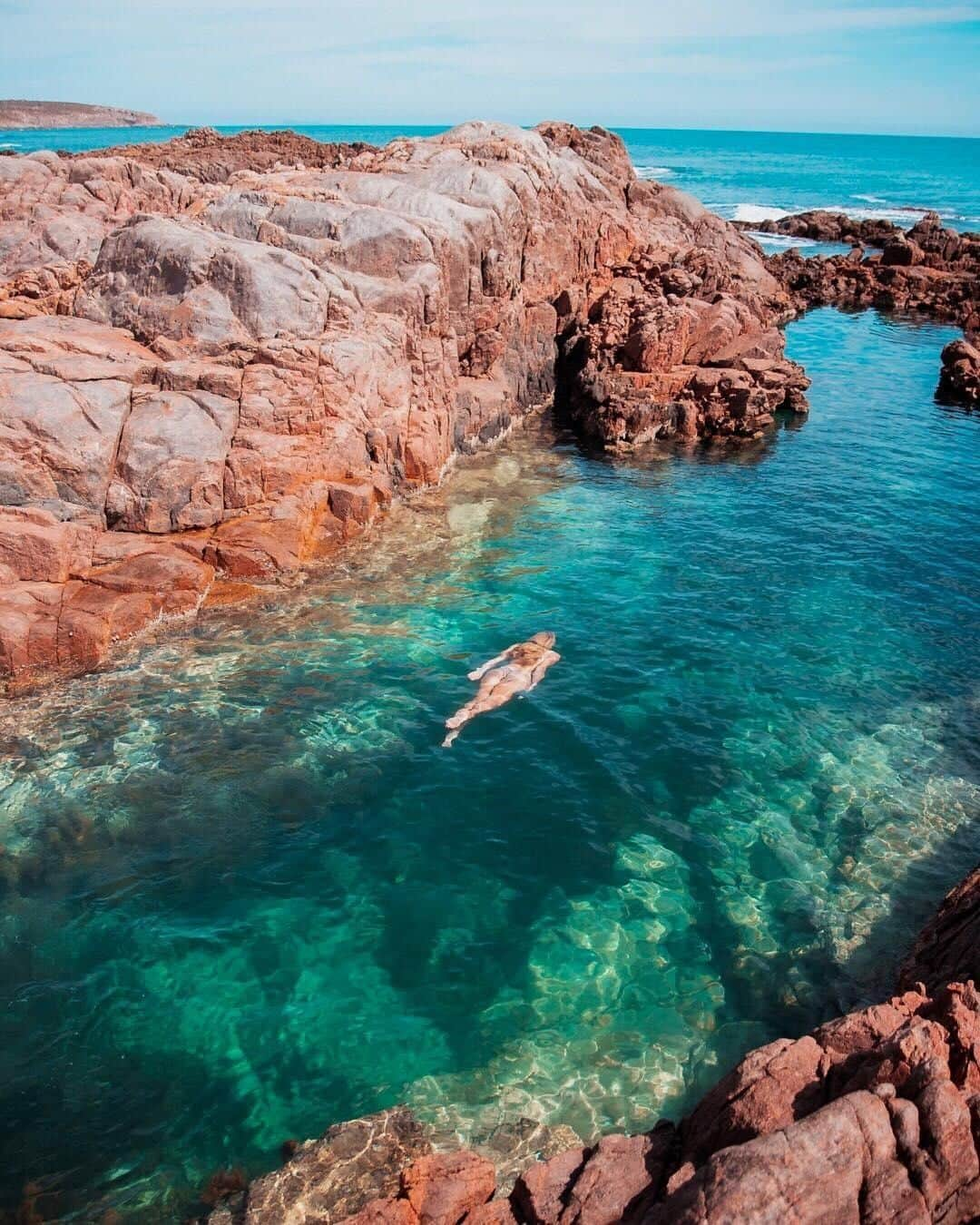 Australiaさんのインスタグラム写真 - (AustraliaInstagram)「Breaking news: Mermaid sighting in @southaustralia!🧜🏽‍♀️ False alarm, it’s just a very happy @s_leupi making the most of the natural wonders of #InnesNationalPark. Located in the beautiful @yorkepeninsula, this national park is 3.5-hours from @cityofadelaide, and is the ideal spot for nature lovers - offering spectacular coastal landscapes, sandy beaches, and hidden #rockpools just like this turquoise-coloured beauty. There are two large campgrounds in the park for caravans and tent camping; so pack your swimmers, sunscreen, walking shoes and some food, and you’re set to spend a few blissful days surrounded by nature.  #seeaustralia #seesouthaustralia #yorkepeninsula #thegreatoutdoors #travel」4月12日 20時00分 - australia