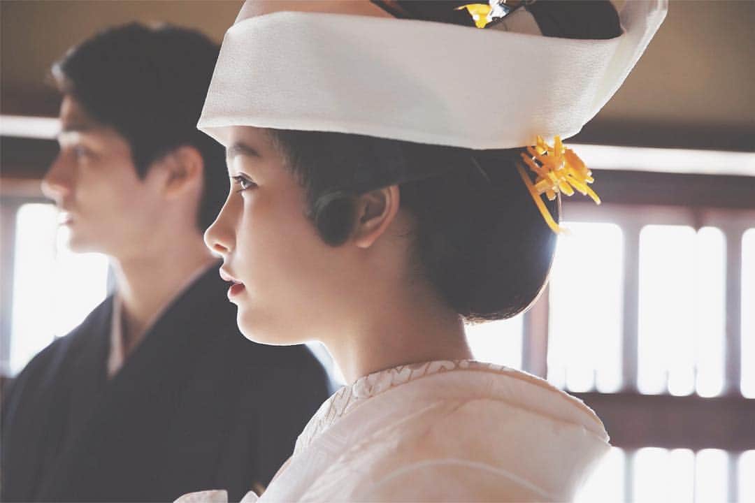CLAIREのインスタグラム：「伝統と格式ある西陣地区の築100年を超える京町家をまるごとスタジオに改装した、京都西陣店。 ・ 歴史ある和の空間でタイムレスな本物の結婚写真をぜひ。 ・ 京都西陣店スタッフ一同お待ちしております。 ・ @claire_kyoto @clairebridalstudio」